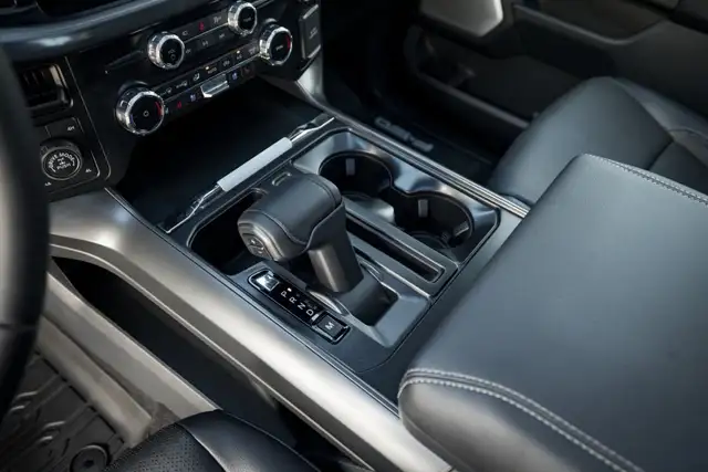 Ford F 150 F-150 Lariat SuperCrew 5,5'-Bed 4x4 Ansicht 27