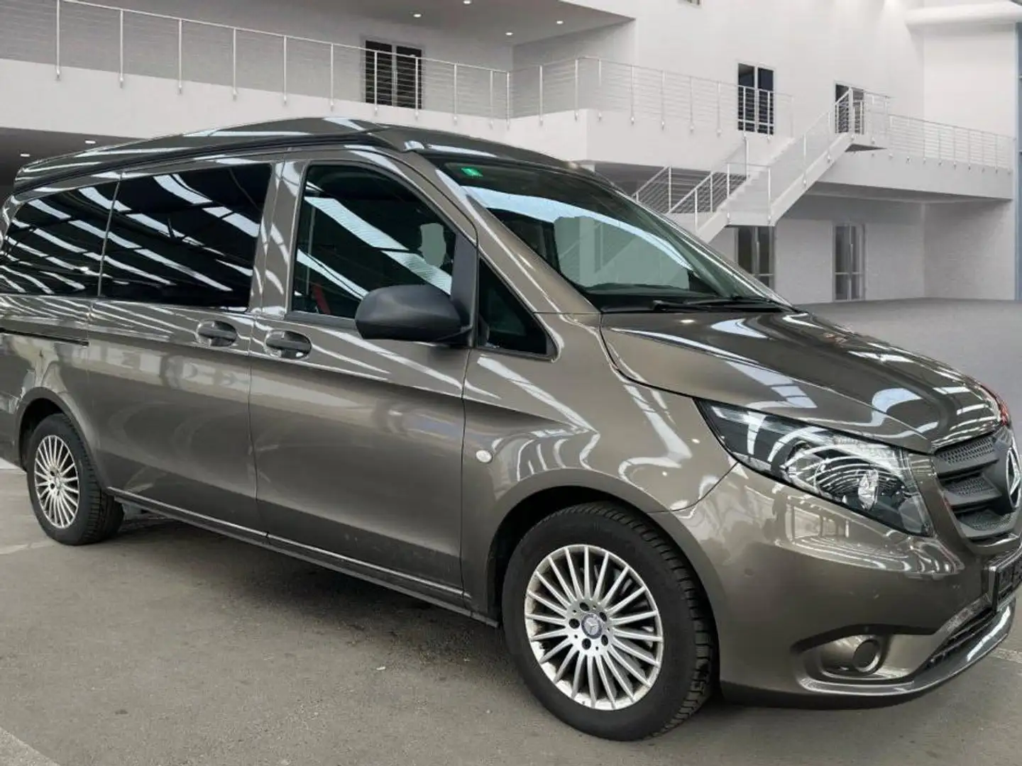 Mercedes-Benz V 250 Vito Lang Aut. *MARCO POLO ACTIVITY EDITION*AHK Gris - 2