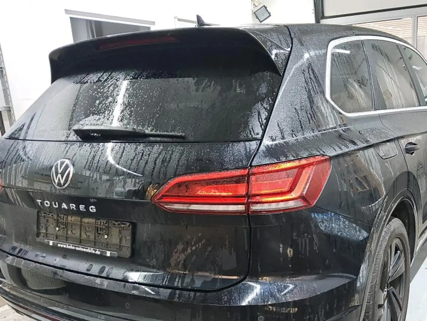 Volkswagen Touareg R-Line 3.0 TDI 8-Gang 4MOTION Schwarz - 2