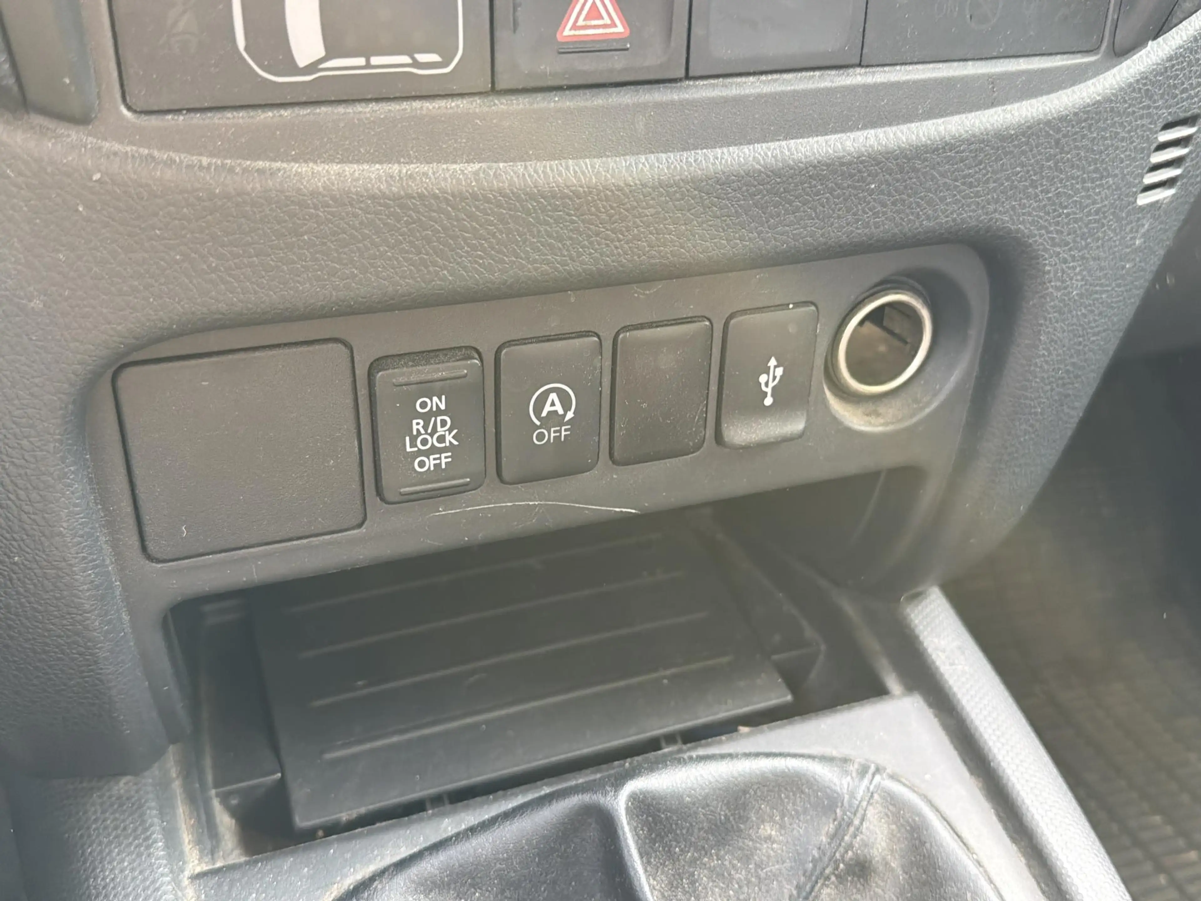 Mitsubishi L200 2.4 DI-D Club Cab Invite | € 9.950,- NETTO! | Airc — photo 13