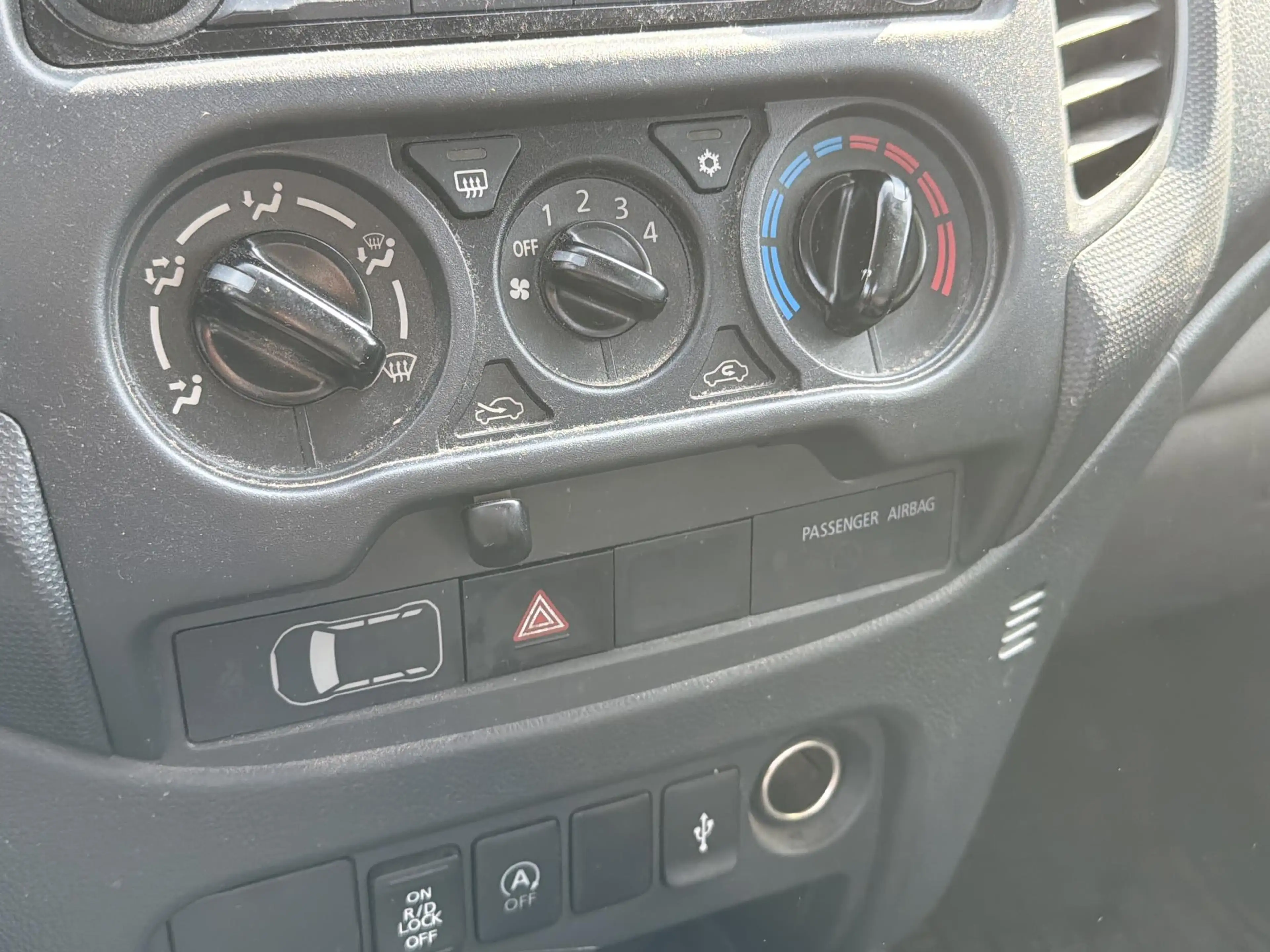 Mitsubishi L200 2.4 DI-D Club Cab Invite | € 9.950,- NETTO! | Airc — photo 12
