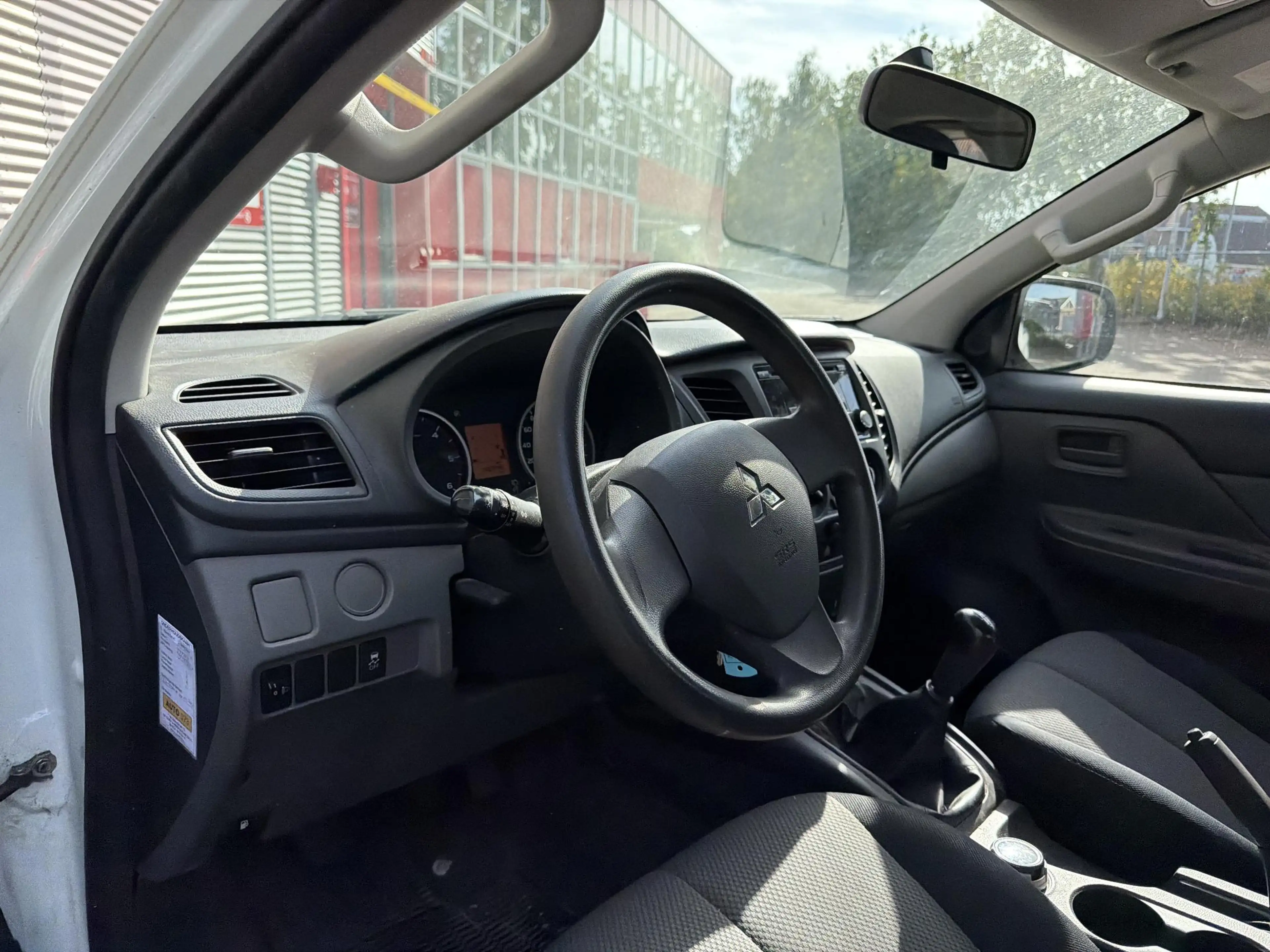 Mitsubishi L200 2.4 DI-D Club Cab Invite | € 9.950,- NETTO! | Airc — photo 3