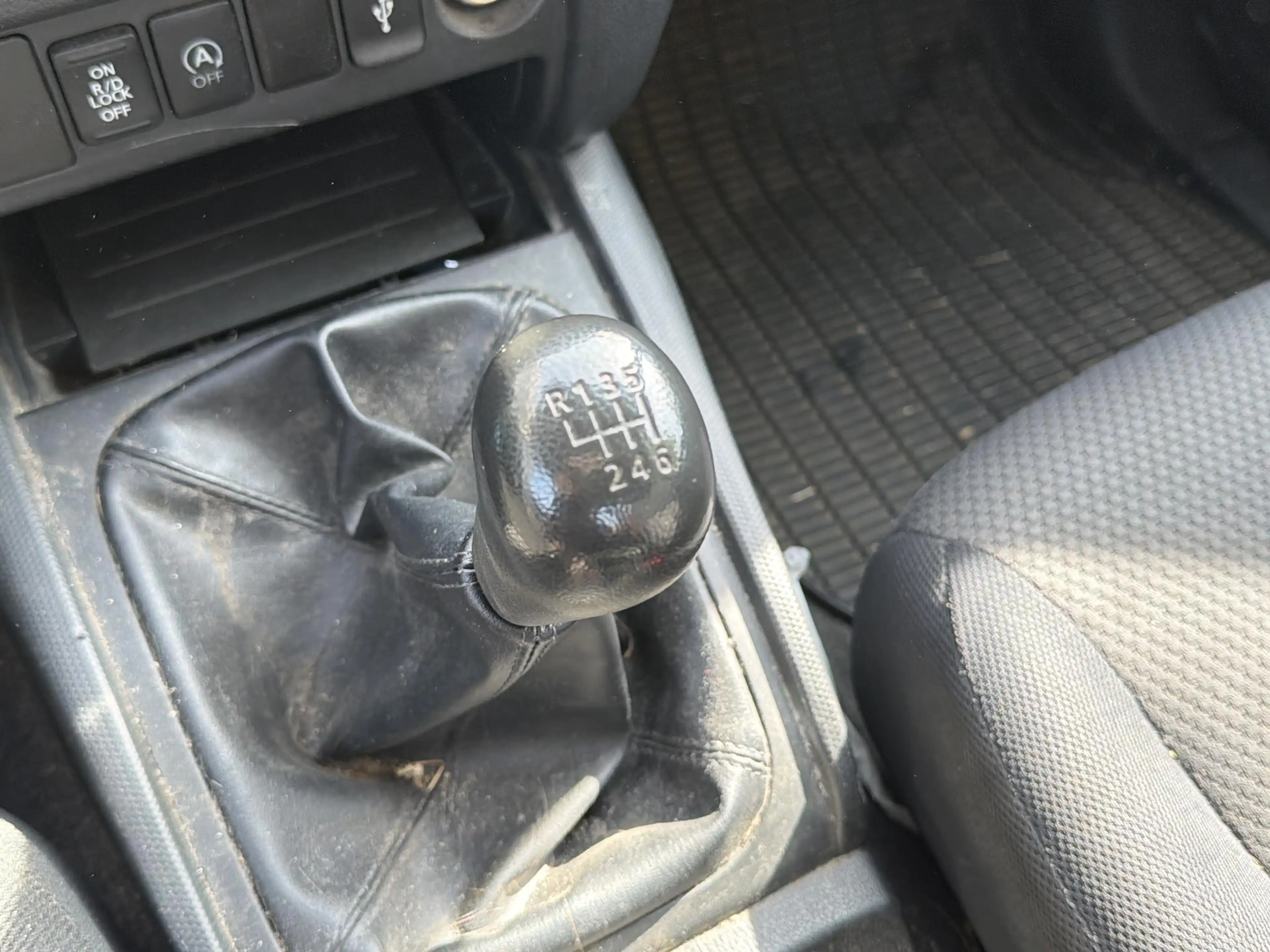 Mitsubishi L200 2.4 DI-D Club Cab Invite | € 9.950,- NETTO! | Airc — photo 14