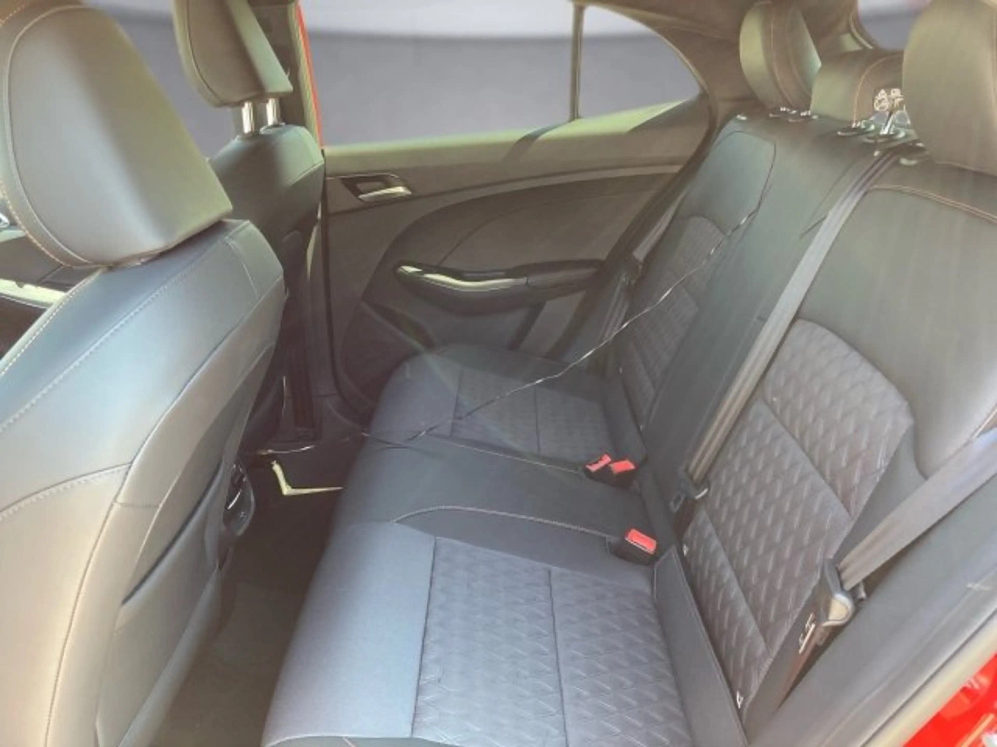 MG MG3 1,5 HEV Luxury MY26 — photo 12
