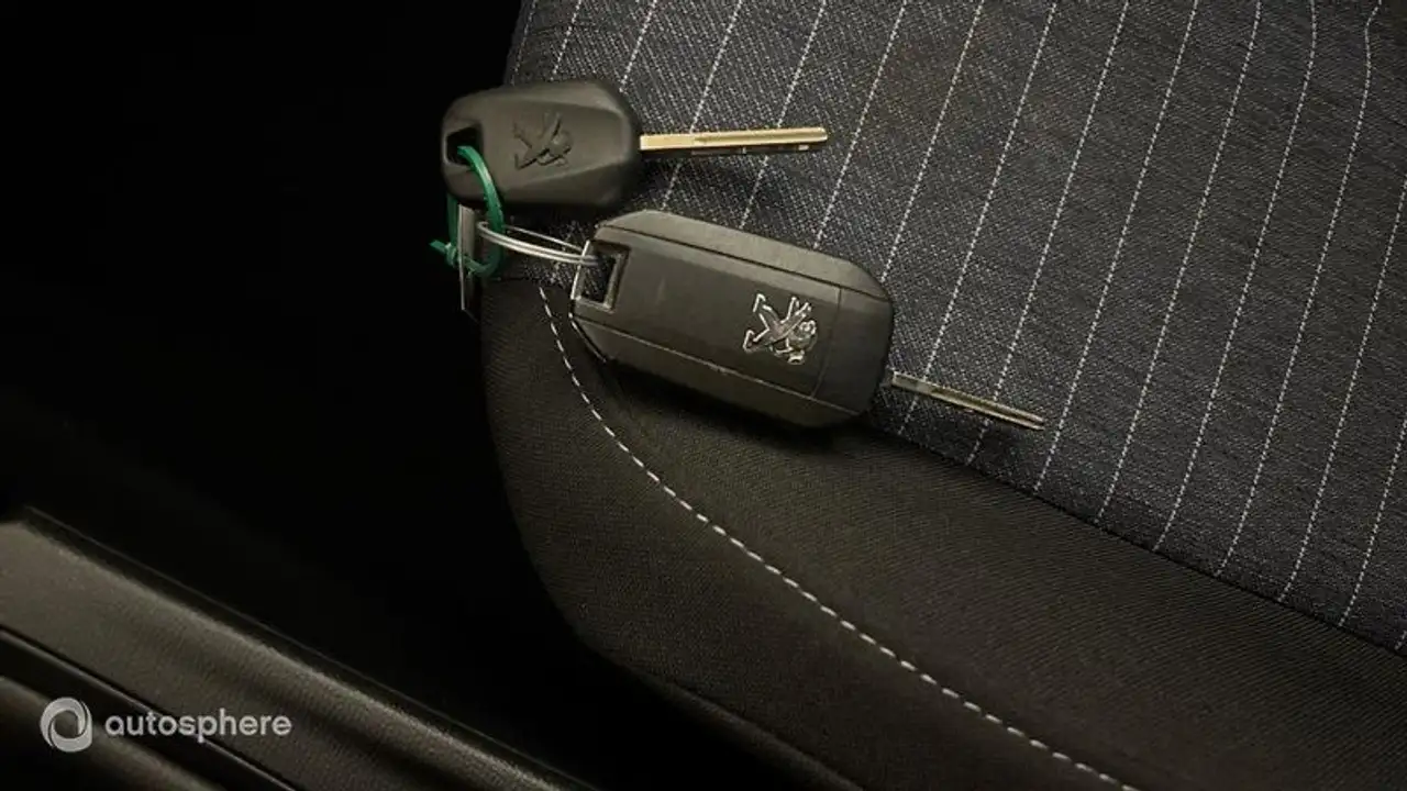 Peugeot 208 208 — photo 16