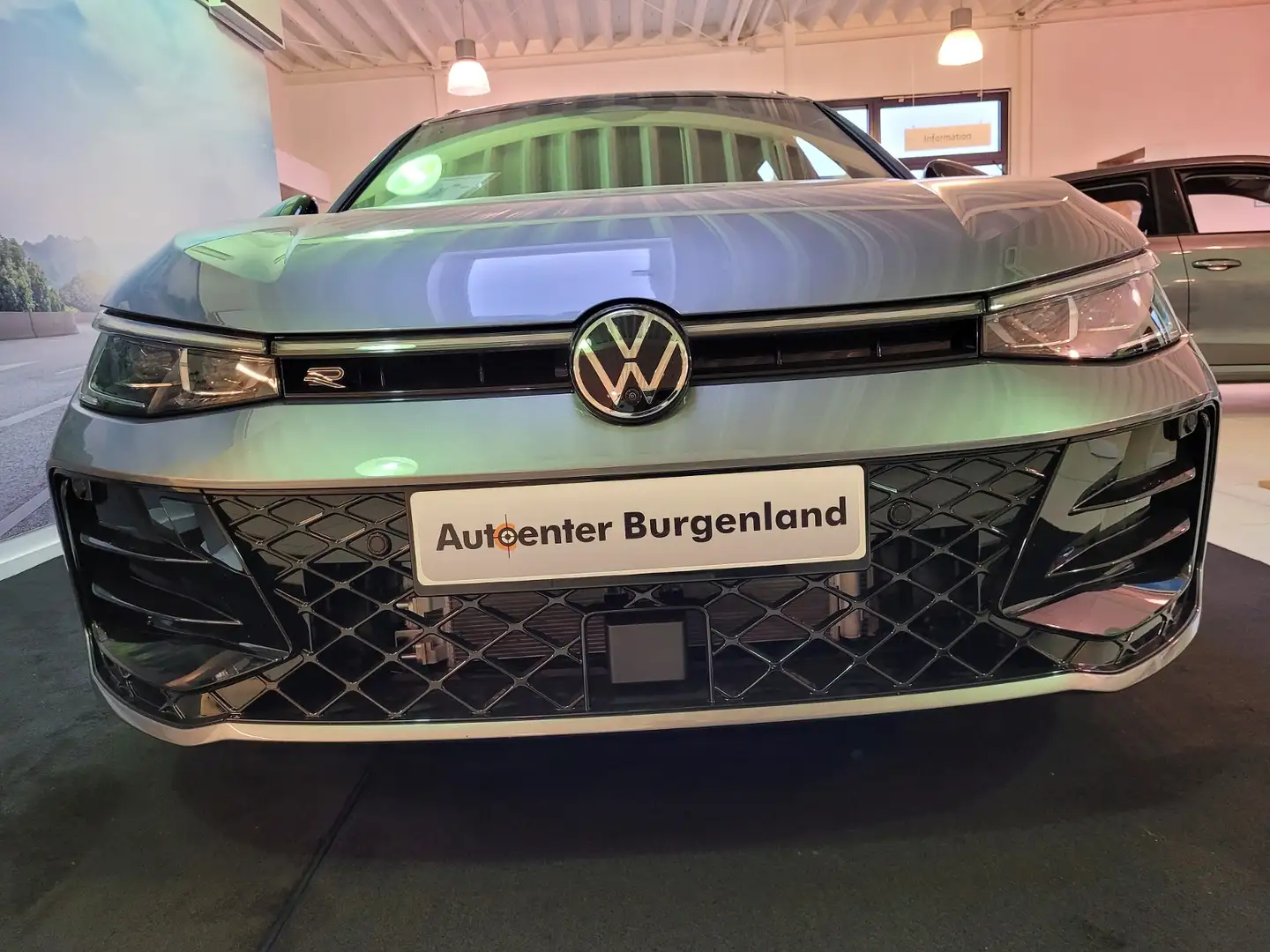 Volkswagen Passat Variant 2.0 TDI 142 kW 4Motion R-Line ANHÄNGERKUPPLUNG+MA Grau - 2