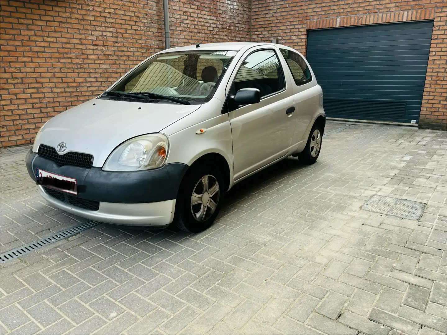 Toyota Yaris 1.0i 16v Linea Natura - 1