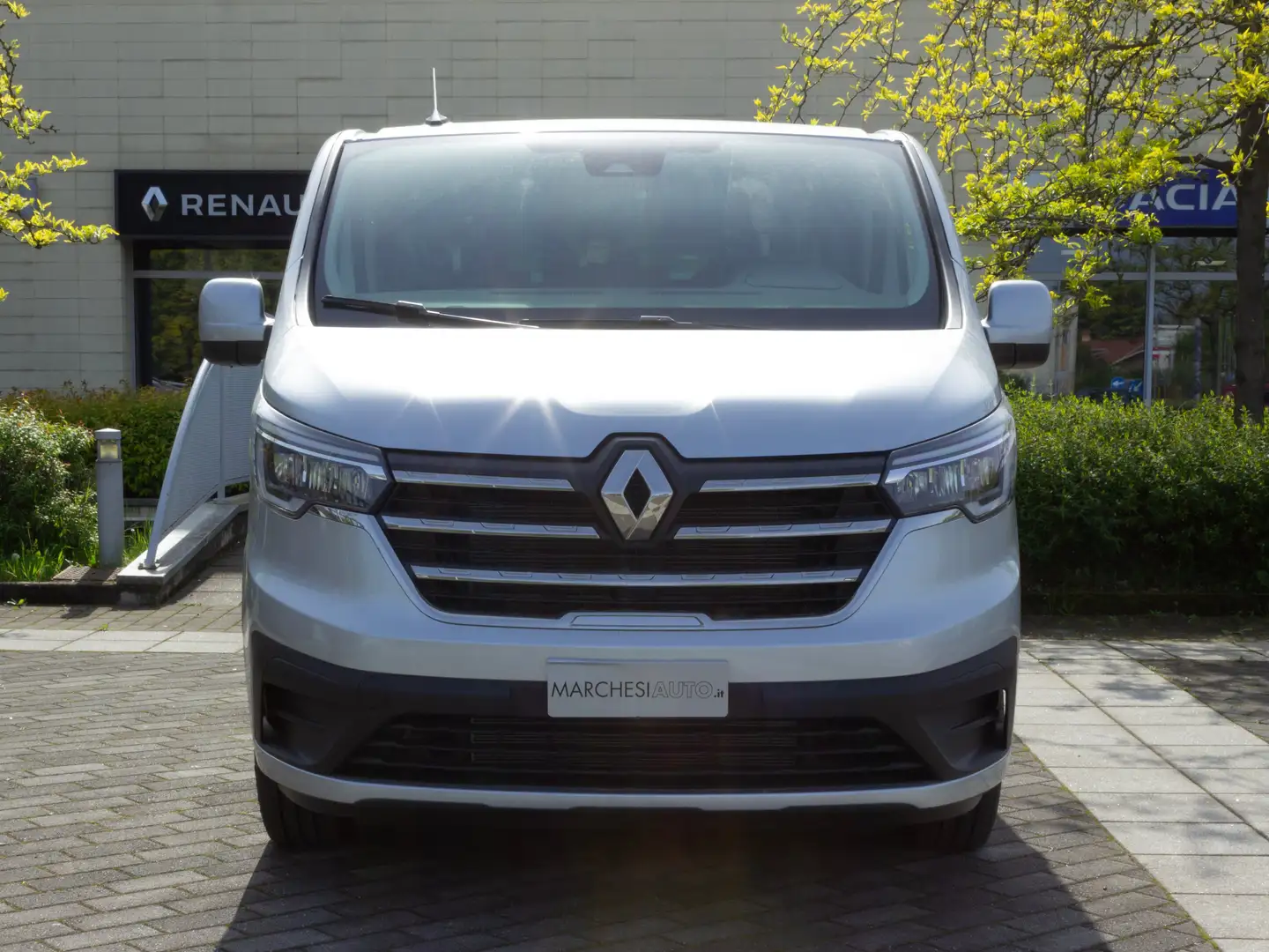 Renault Trafic L2 150CV EDC  Equilibre 9 posti PASSO LUNGO Argento - 1