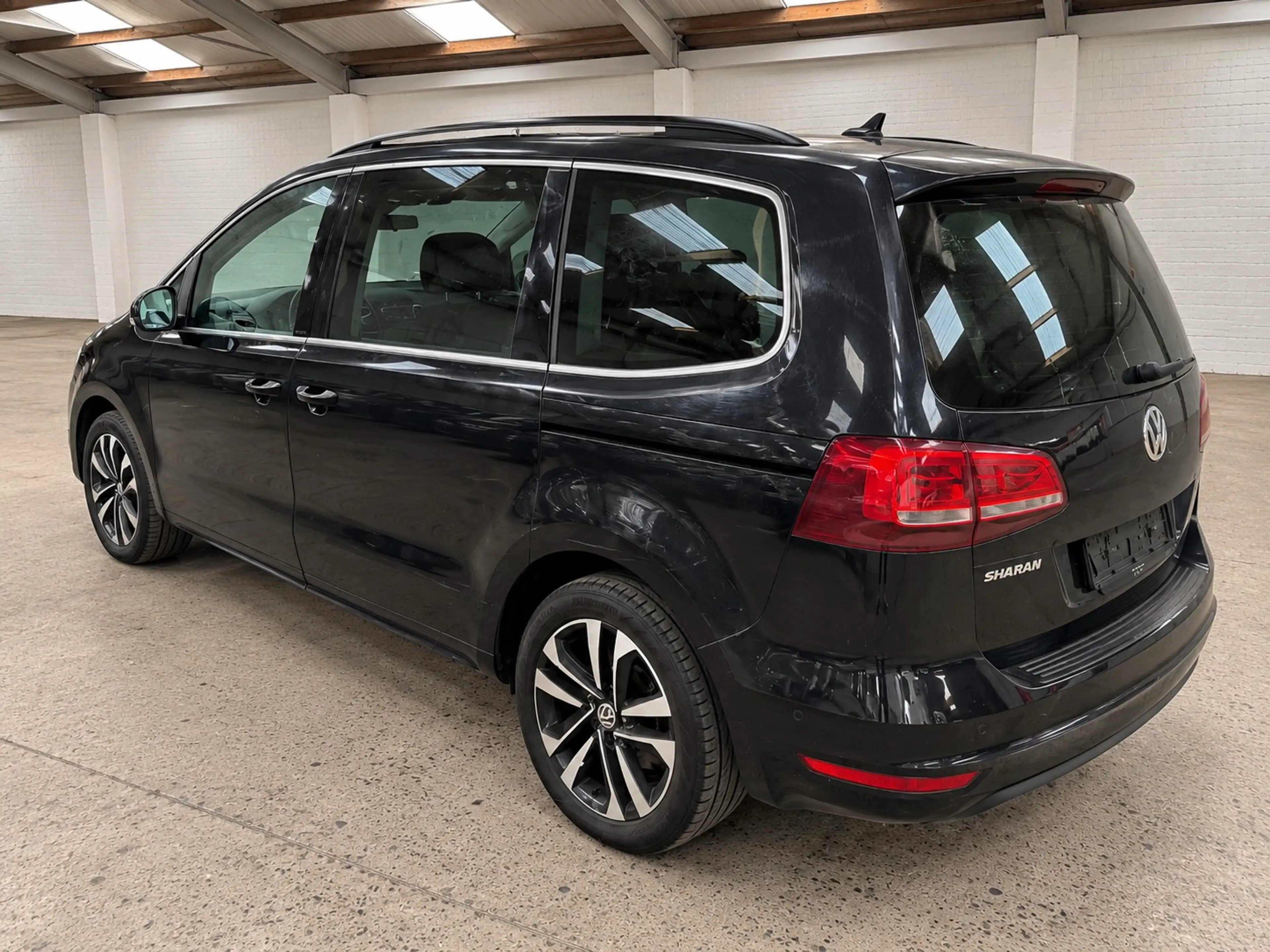 Volkswagen Sharan 2.0TDI SCR IQ Drive DSG — photo 5