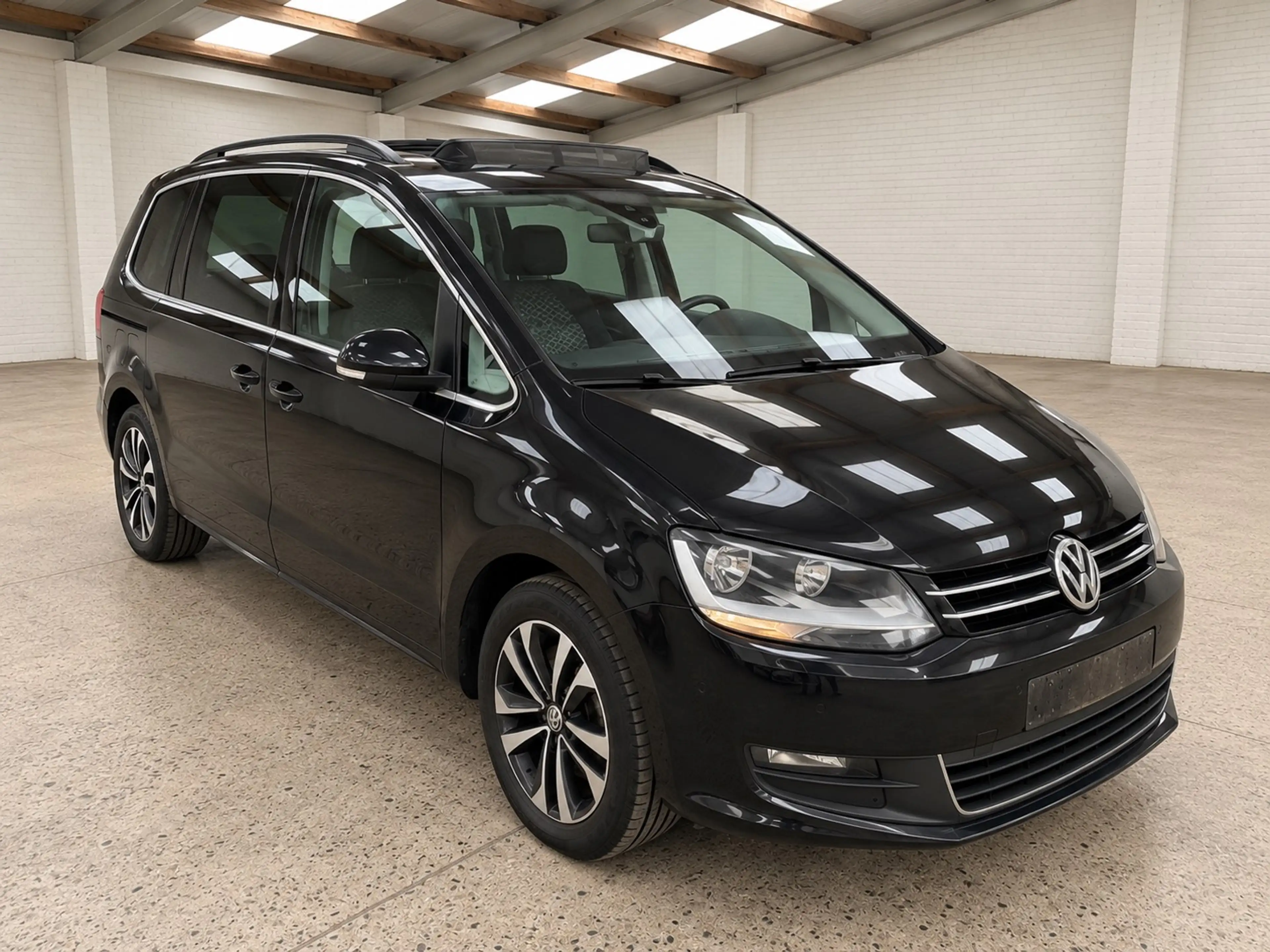 Volkswagen Sharan 2.0TDI SCR IQ Drive DSG — photo 9