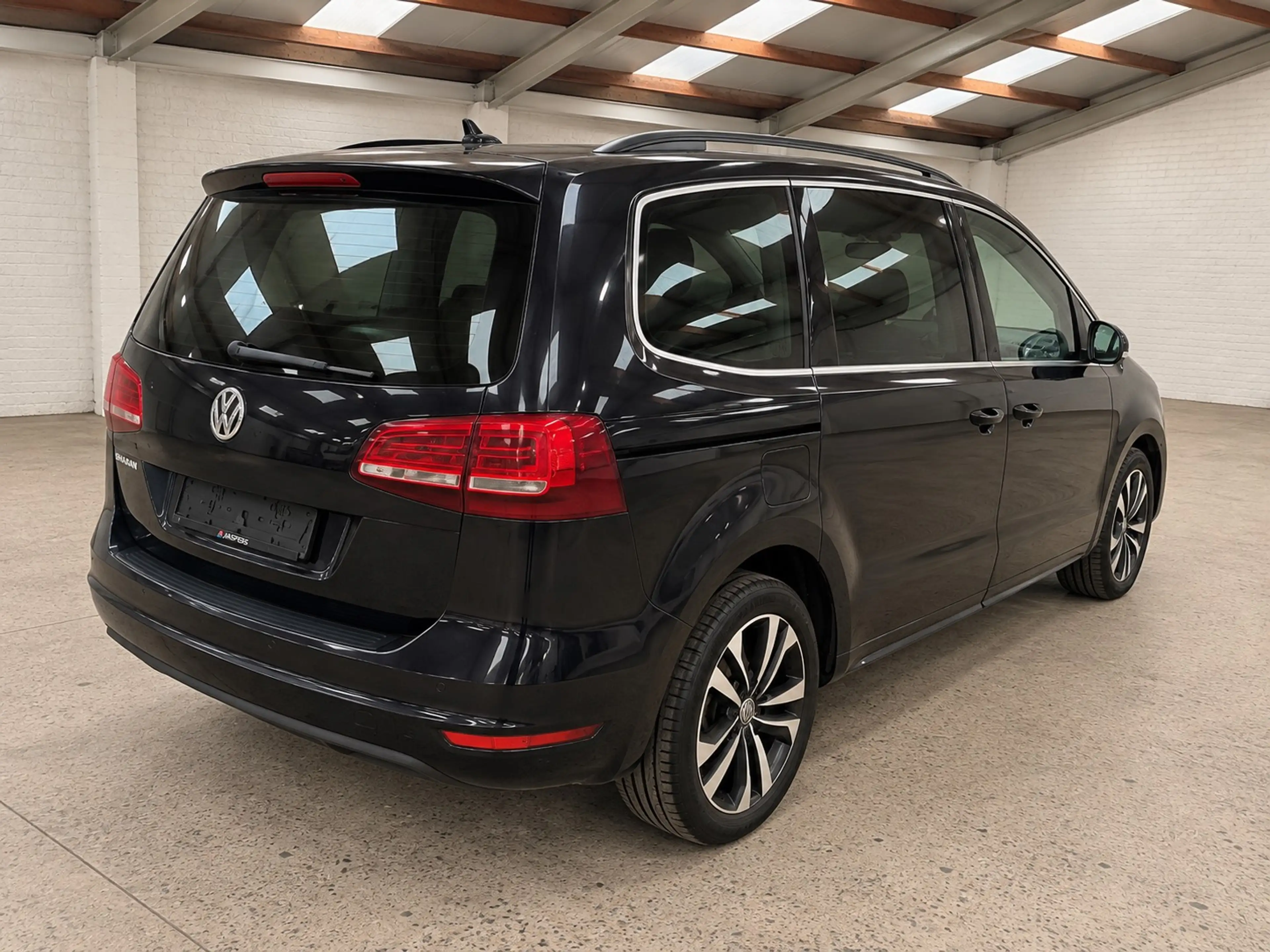 Volkswagen Sharan 2.0TDI SCR IQ Drive DSG — photo 3