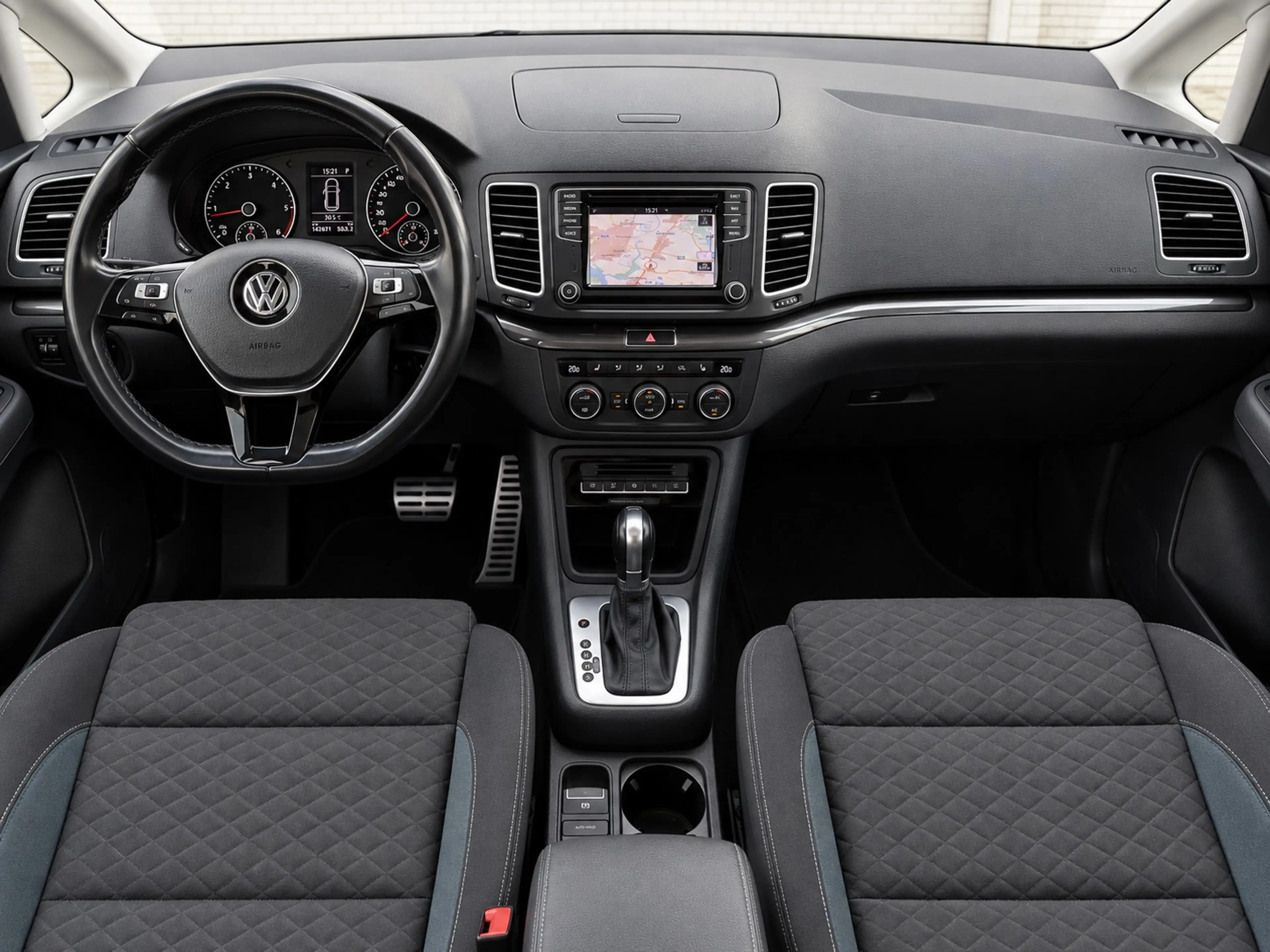 Volkswagen Sharan 2.0TDI SCR IQ Drive DSG — photo 15