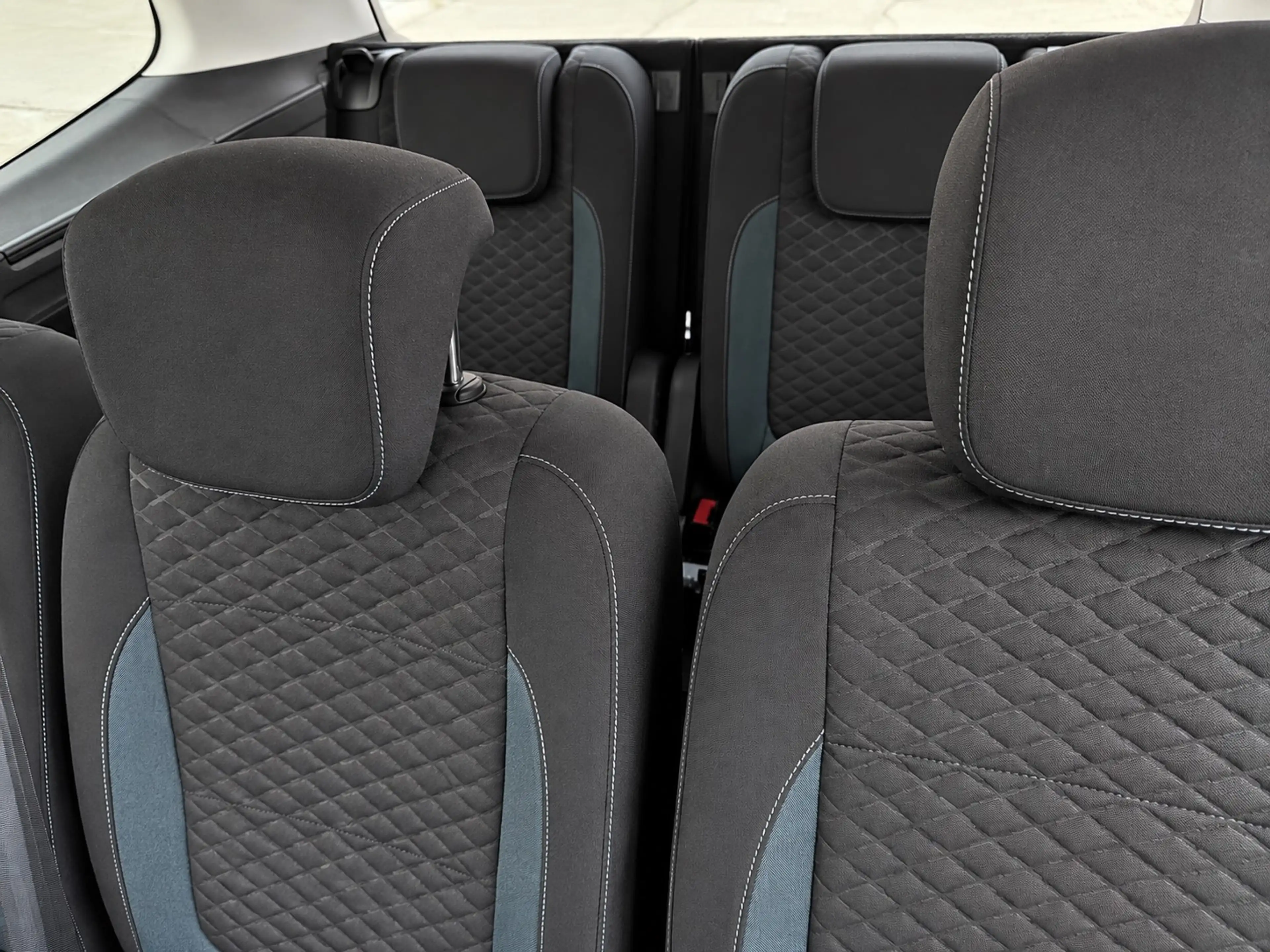 Volkswagen Sharan 2.0TDI SCR IQ Drive DSG — photo 11