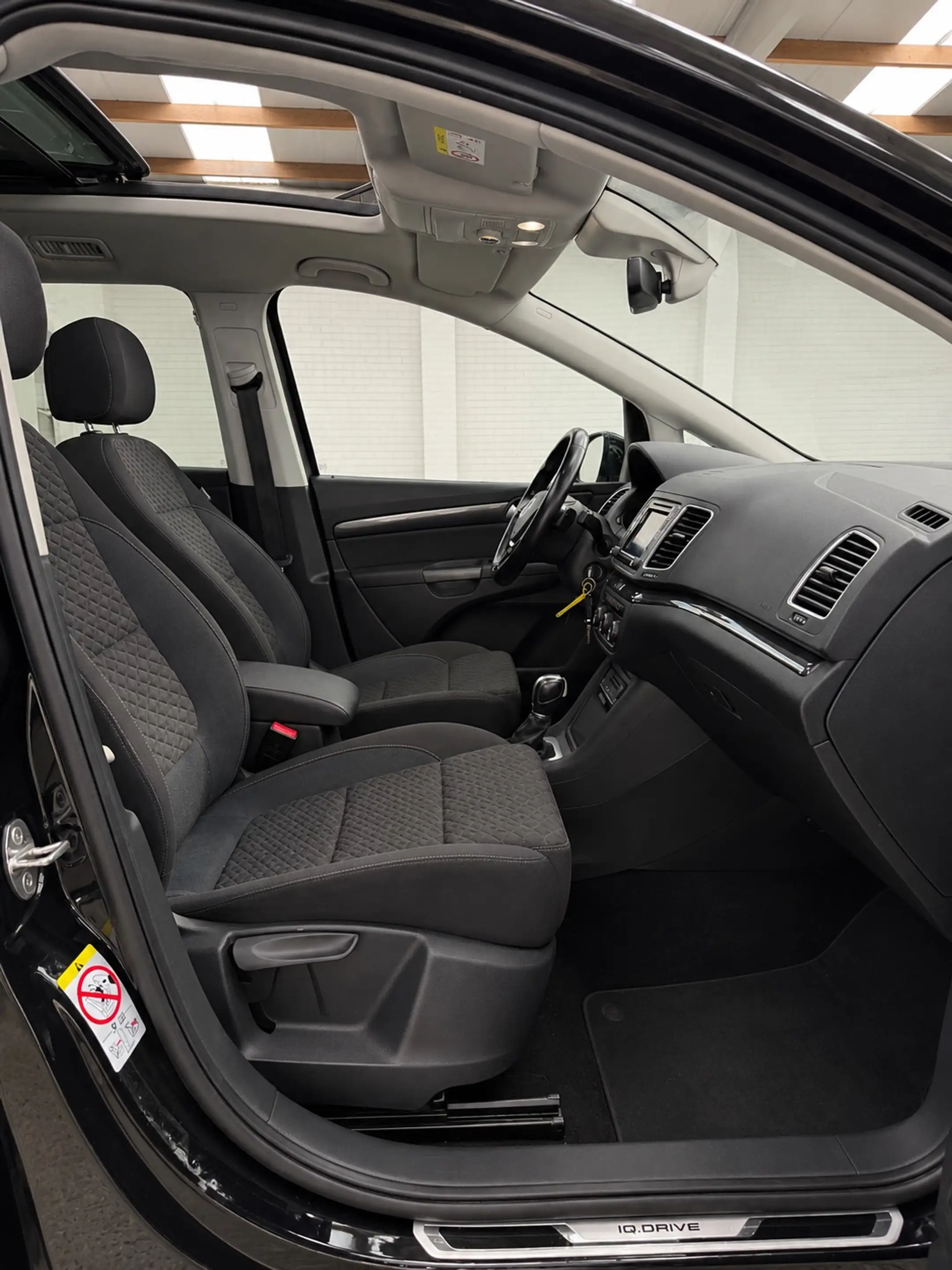 Volkswagen Sharan 2.0TDI SCR IQ Drive DSG — photo 7