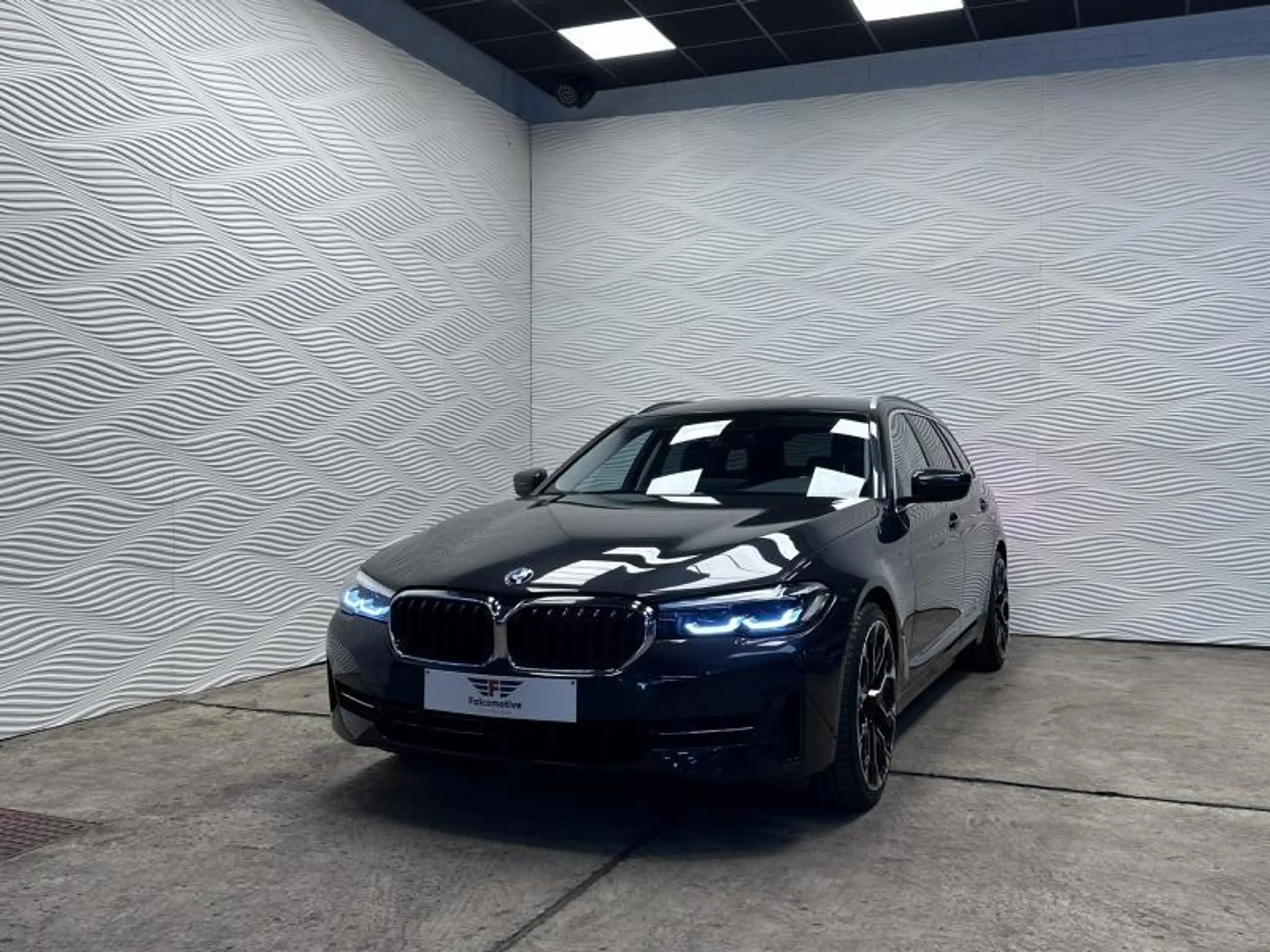 BMW 518 d*AUT*CARPLAY*LEDER*TOURING* — photo 4