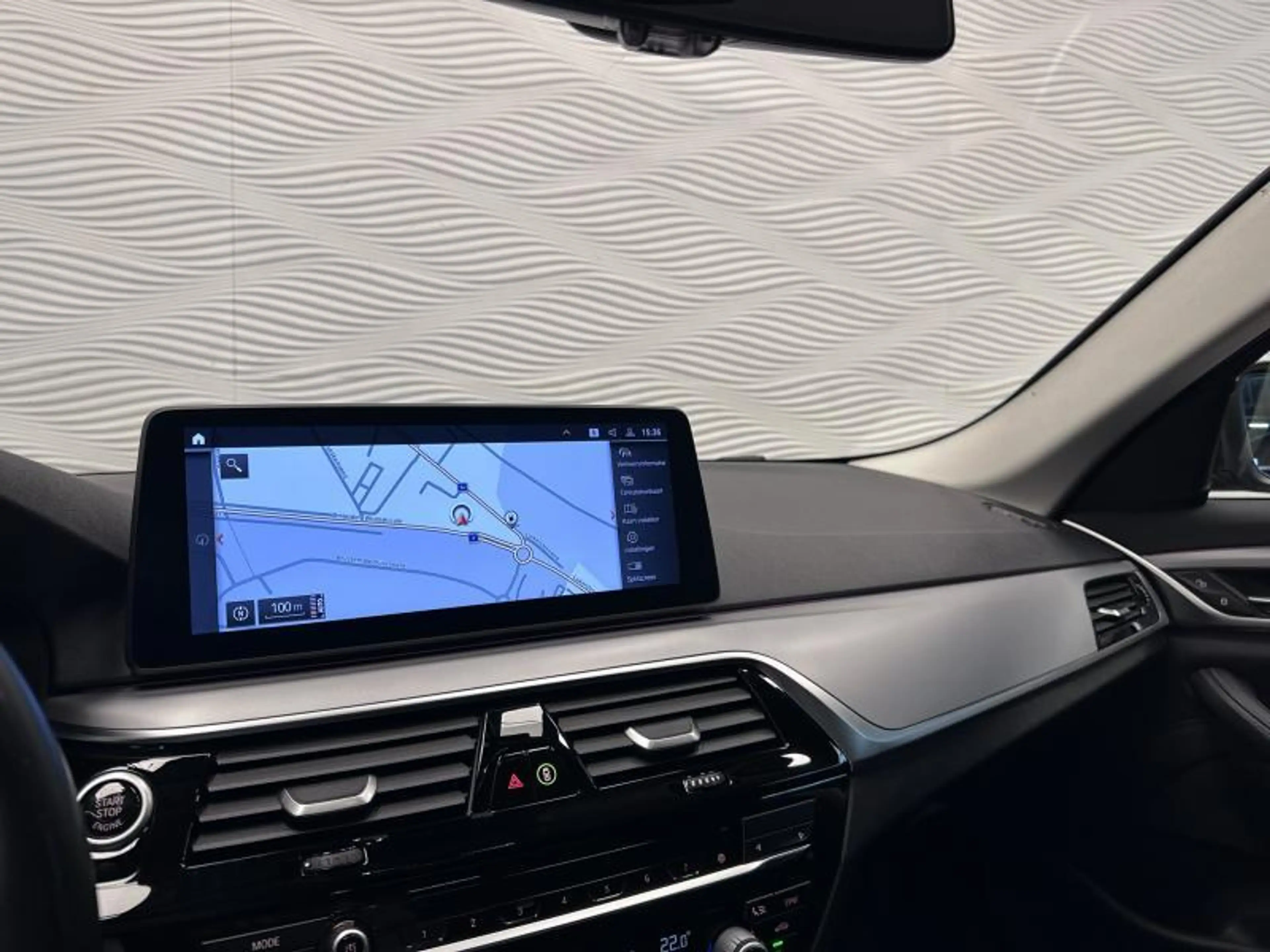 BMW 518 d*AUT*CARPLAY*LEDER*TOURING* — photo 29