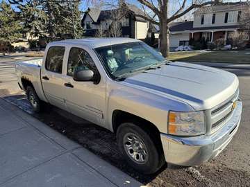 4WD Crew Cab 143.5  LT