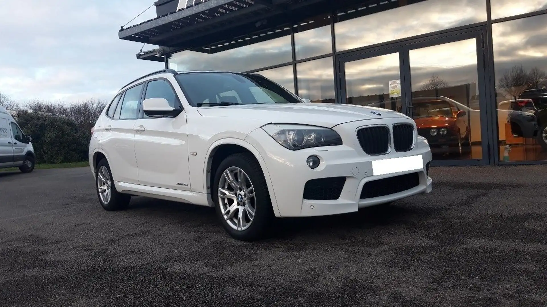 BMW X1 (E84) XDRIVE20DA 177CH SPORT DESIGN Blanc - 1