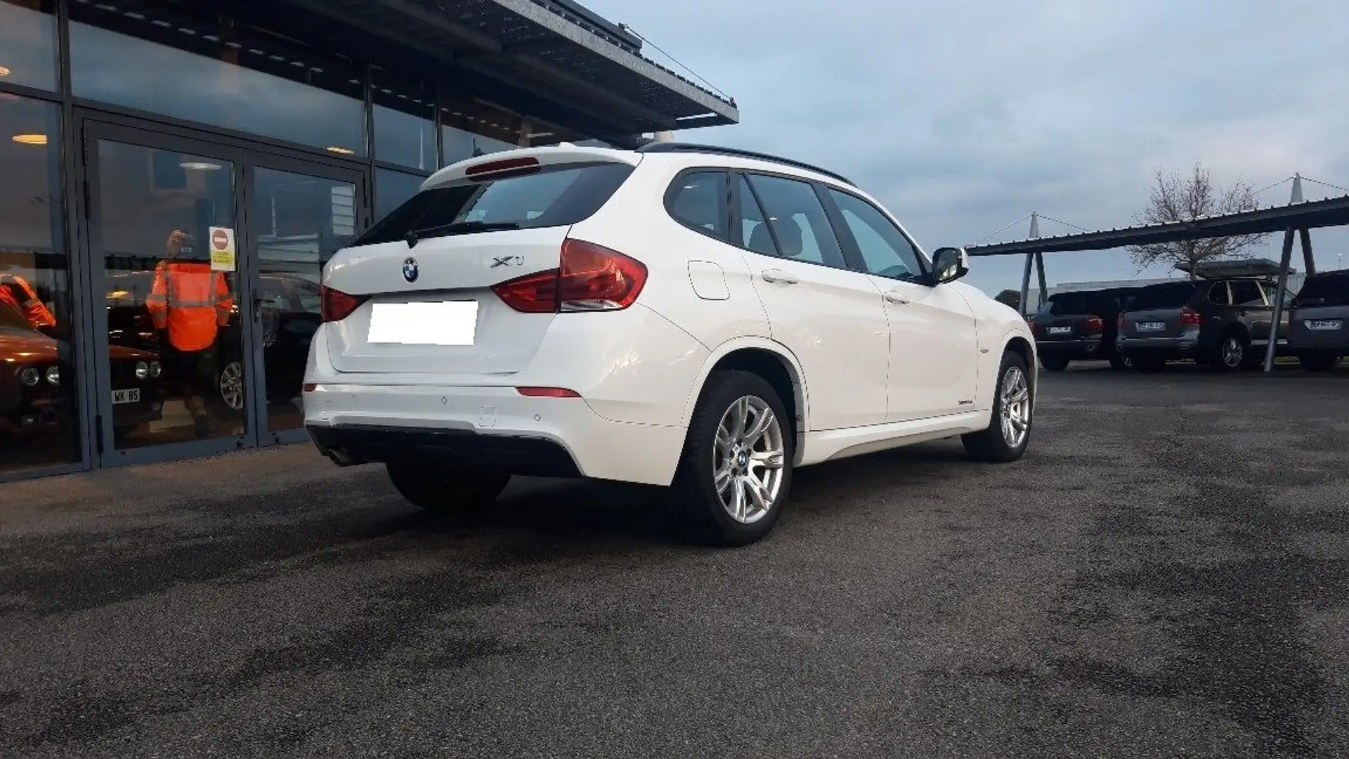 BMW X1 (E84) XDRIVE20DA 177CH SPORT DESIGN Blanc - 2