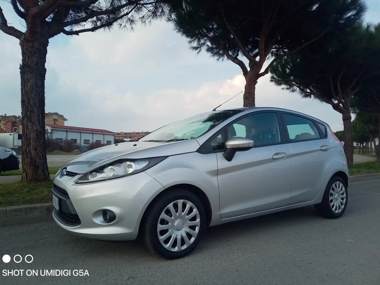 Ford Fiesta 5p 1.2 16v 82cv/TAGLIANDATA/ Grau - 1