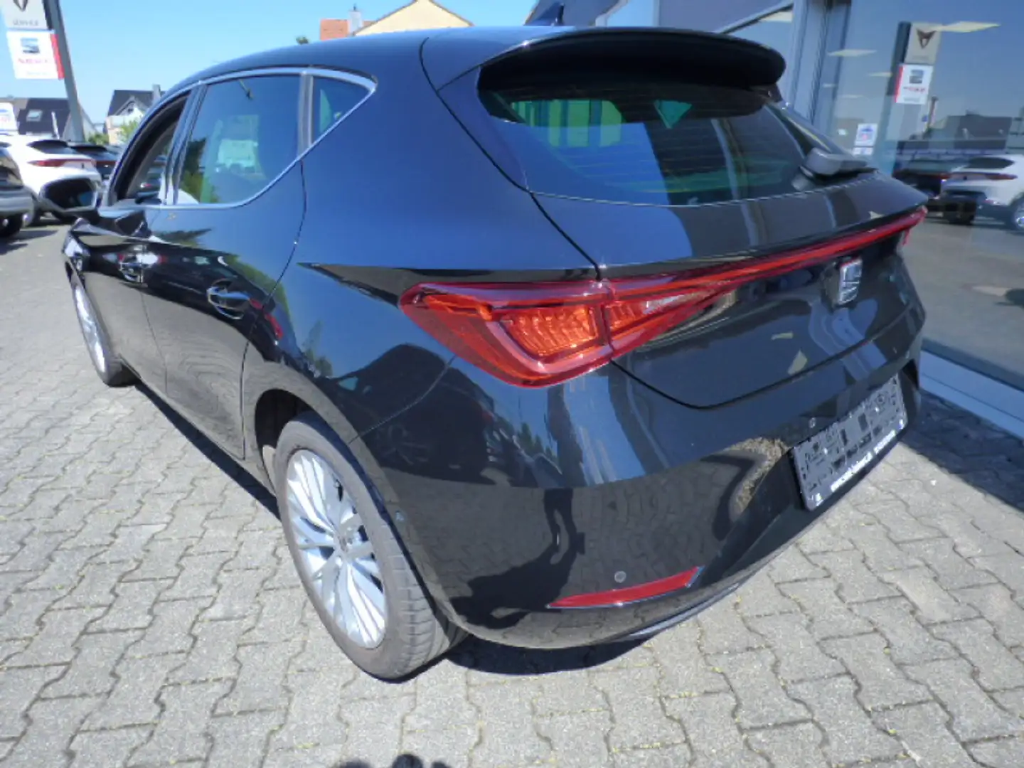SEAT Leon Leon Xcellence e-HYBRID Zwart - 2