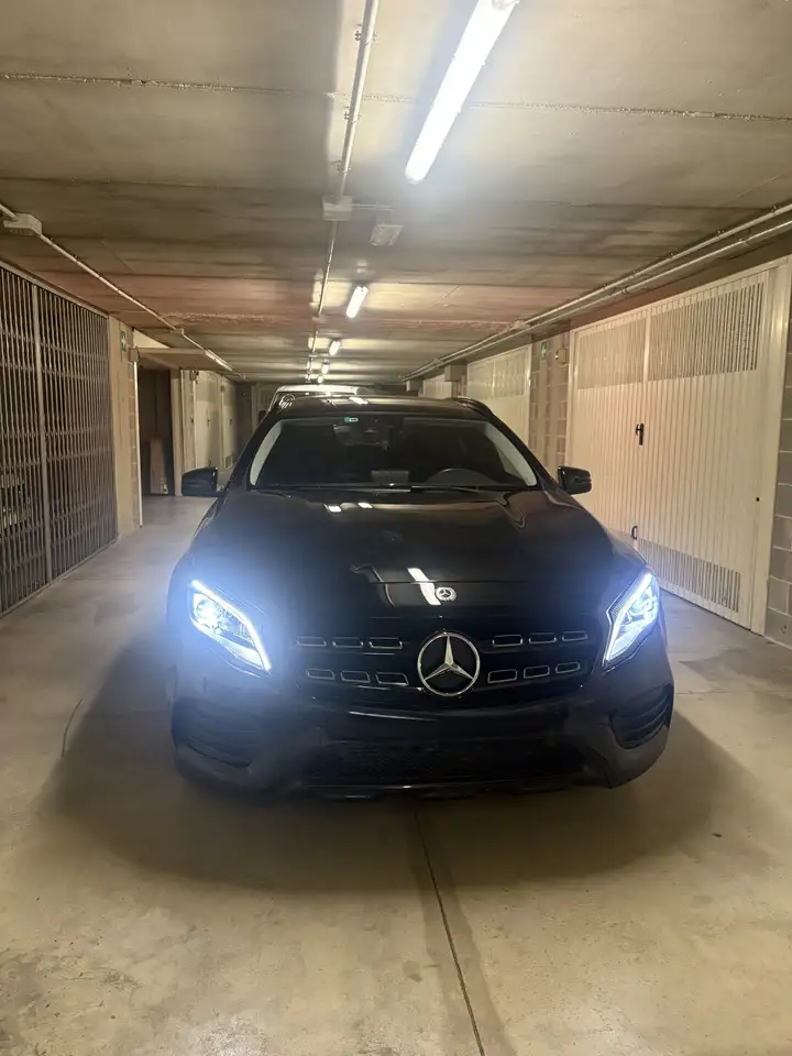 Mercedes-Benz GLA 200