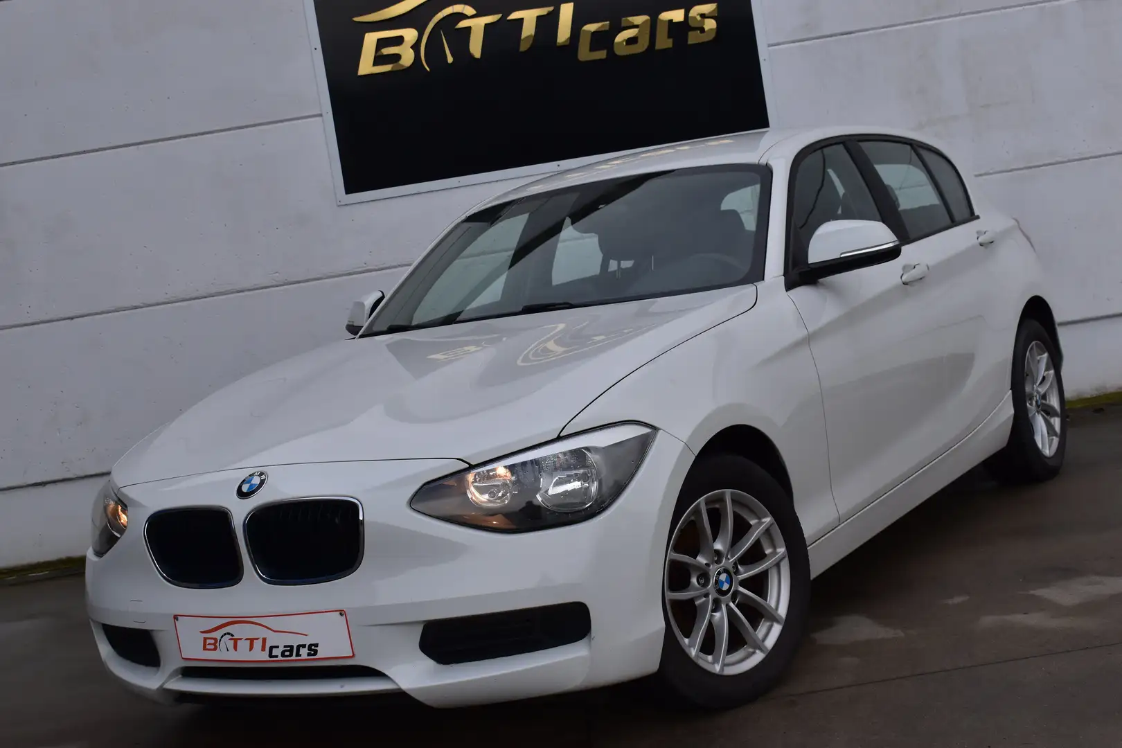 BMW 114 1.6i* Radio/CD* 2-zone Airco* PDC* 16" velg Weiß - 1