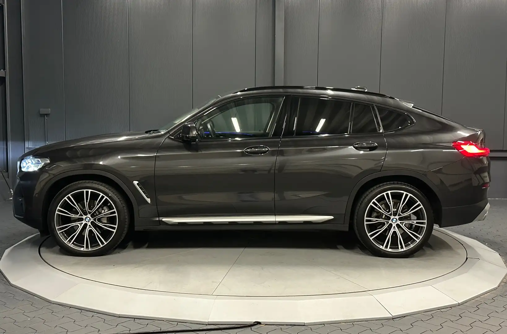 BMW X4 xDrive 30d *21Zoll*INNOVATION*AHK*WINTER-PAKET*HUD Grau - 2