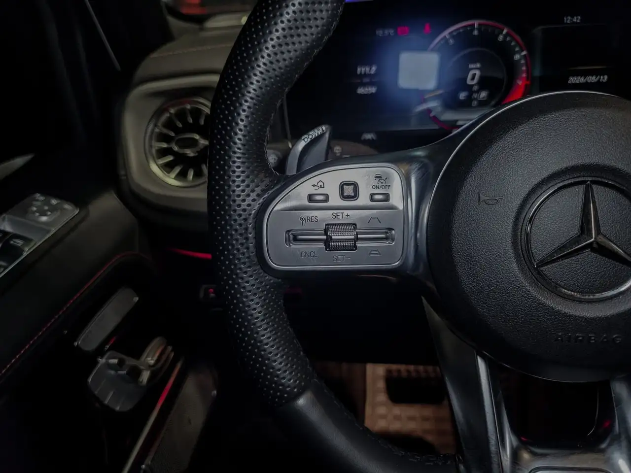 Mercedes-Benz G-Class снимка Mercedes-Benz G-Class