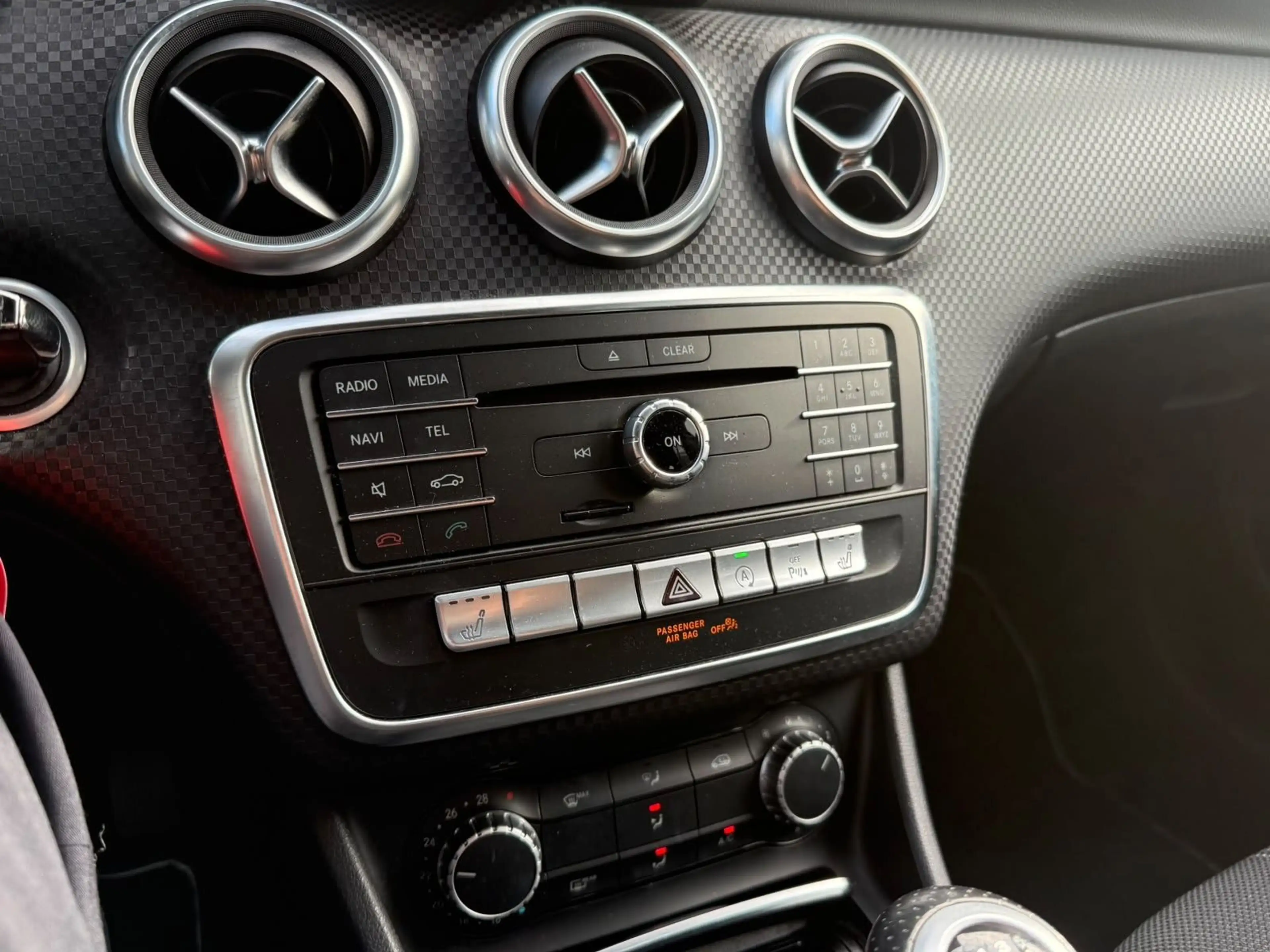 Mercedes-Benz A 200 Urban*Navi*Shz*ParkAss.*Sportsitze*Temp* — photo 15