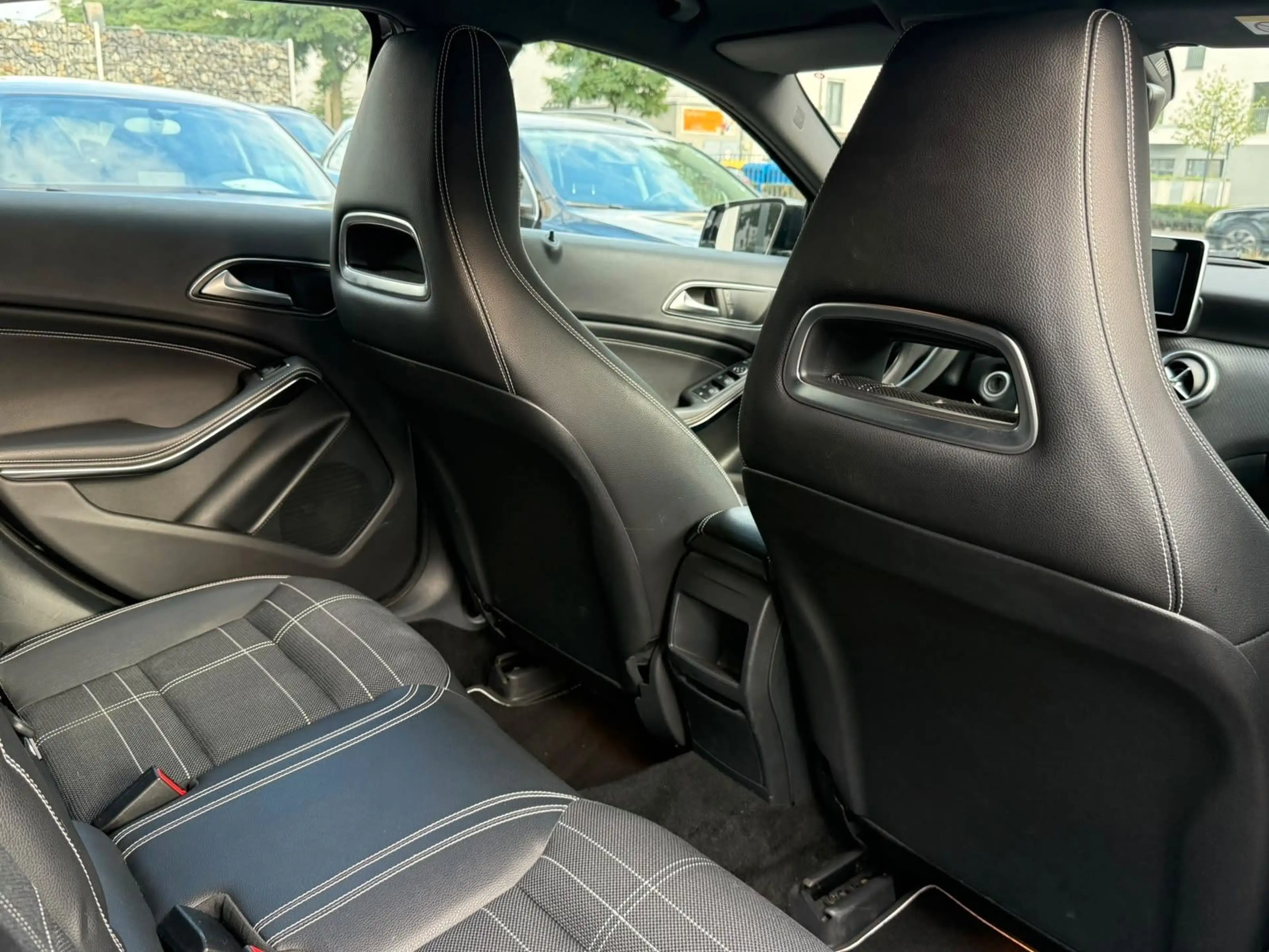 Mercedes-Benz A 200 Urban*Navi*Shz*ParkAss.*Sportsitze*Temp* — photo 11