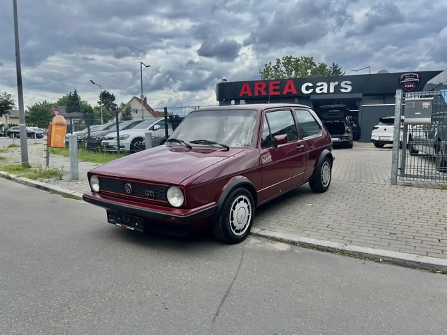 Volkswagen Golf 1 GTI 1.8*LIEBERHABER*5-GANG*RADIO*SHZ Rojo - 2