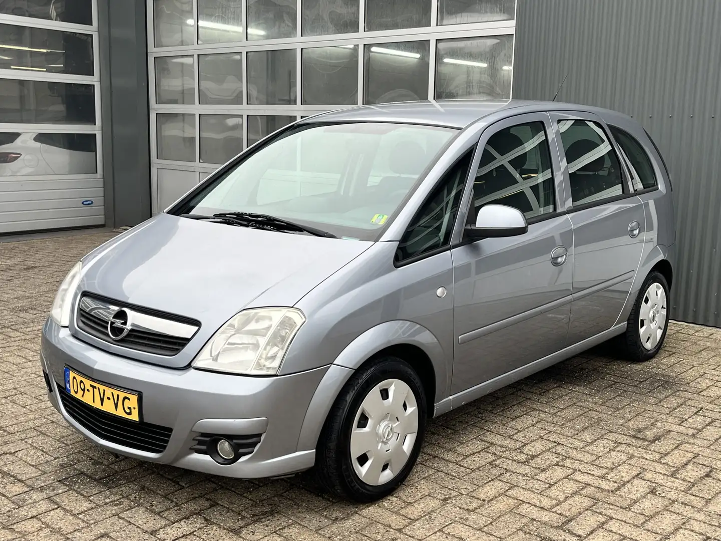 Opel Meriva 1.6-16V Enjoy Airco 5-Persoons Stuurwielbediening Grau - 2