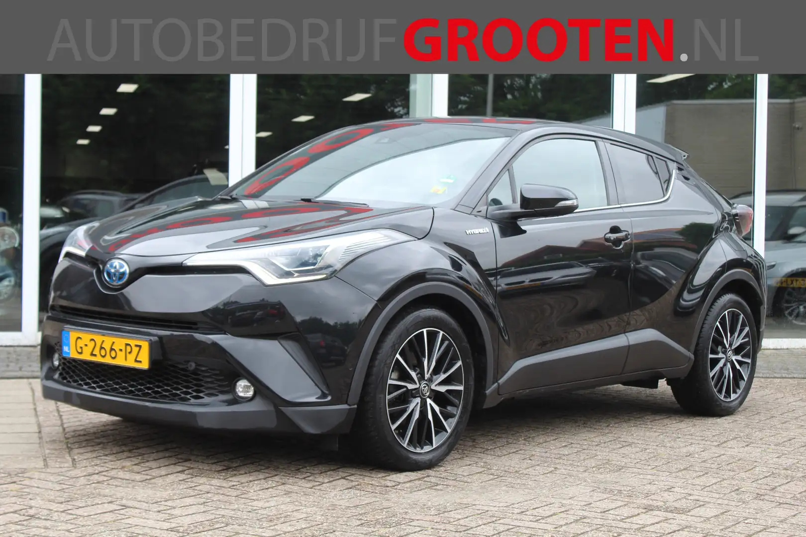 Toyota C-HR 1.8 Hybrid Executive Ultimate Zwart - 1