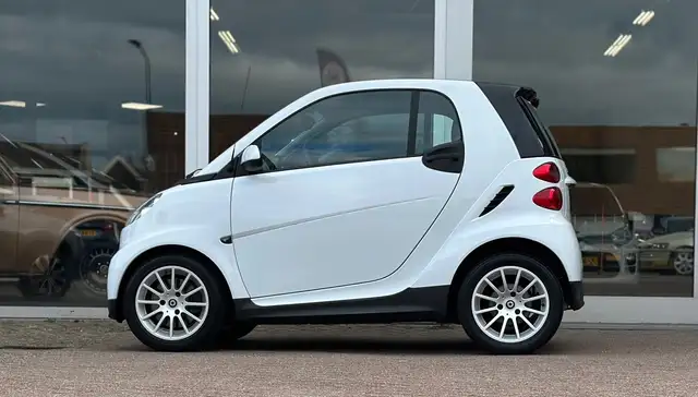 Smart Fortwo view 3