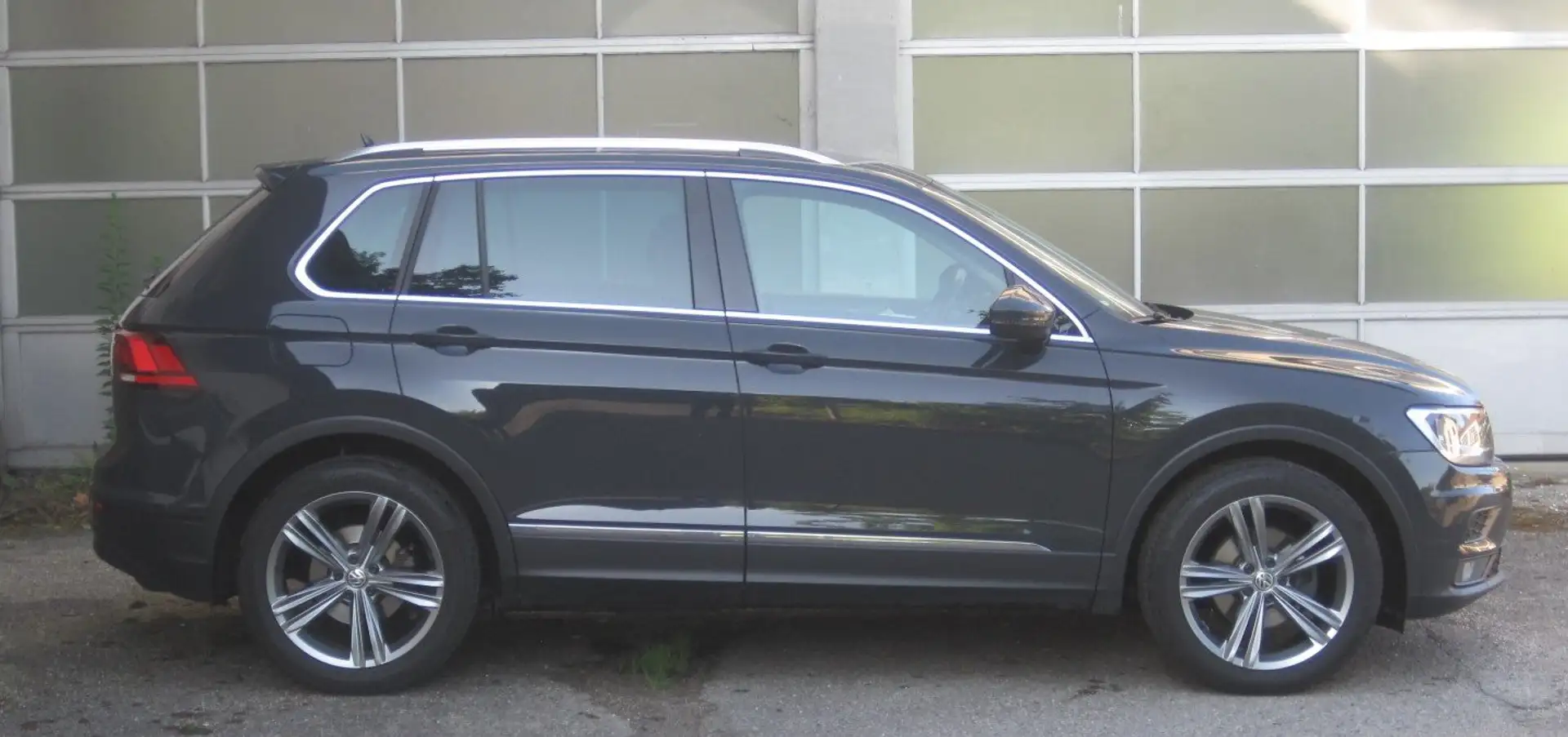 Volkswagen Tiguan 2.0 TDI SCR DSG Join Grau - 1