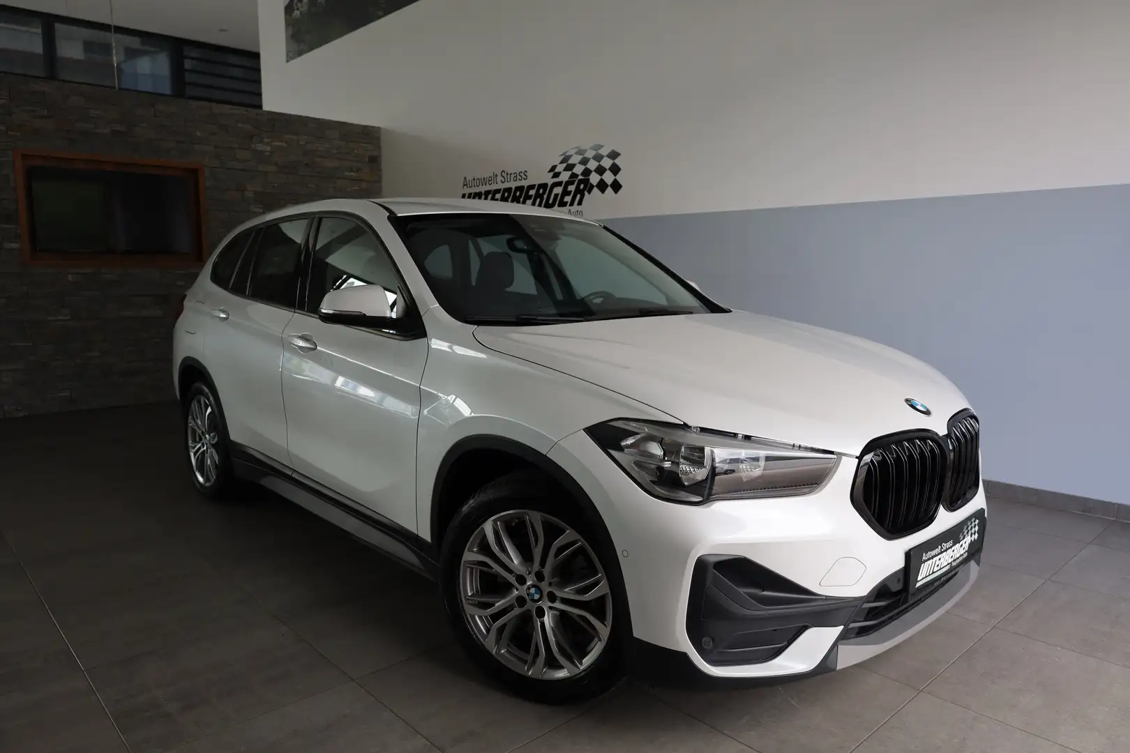 BMW X1 xDrive25e Advantage Head-Up HiFi DAB RFK Shz Weiß - 1