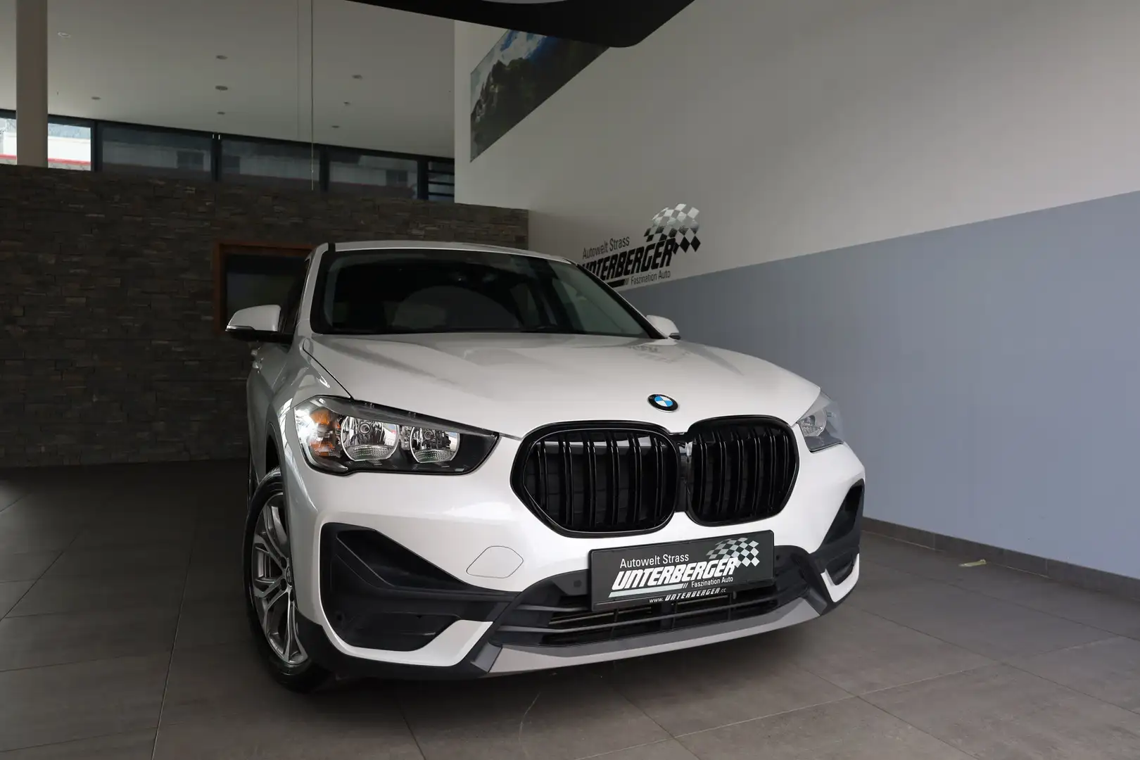 BMW X1 xDrive25e Advantage Head-Up HiFi DAB RFK Shz Weiß - 2