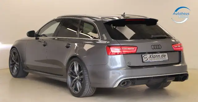 Audi RS6 Avant view 5