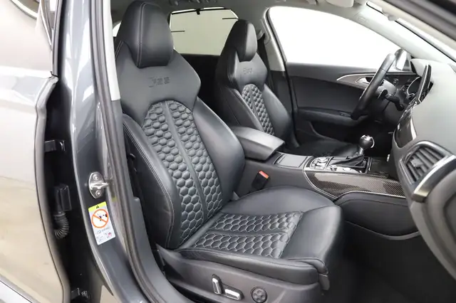 Audi RS6 Avant view 11