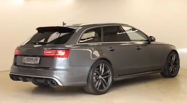Audi RS6 Avant view 7