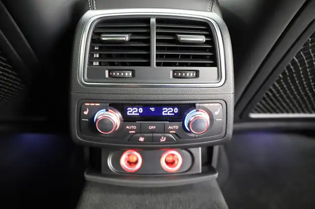 Audi RS6 Avant view 15
