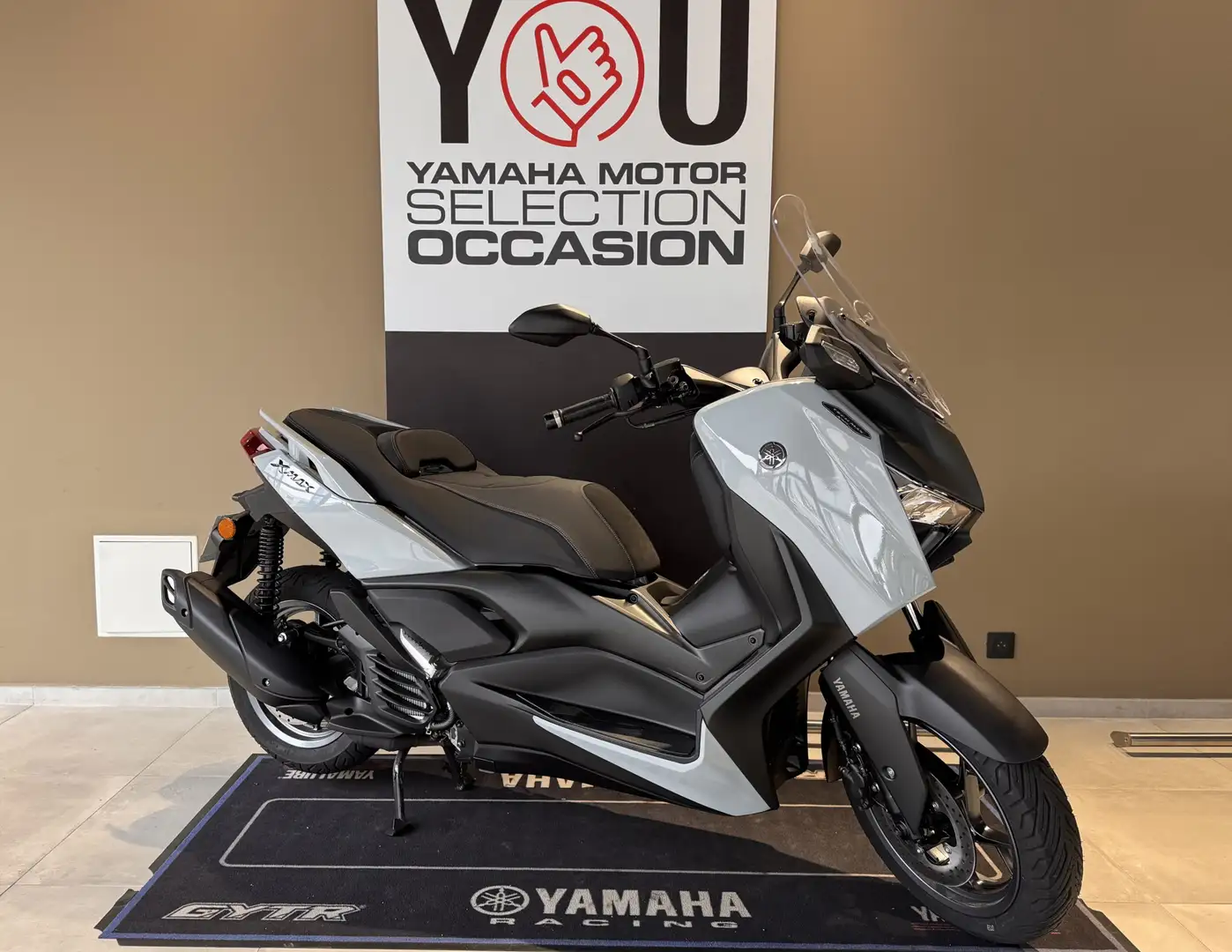 Yamaha X-Max 125 Gris - 1