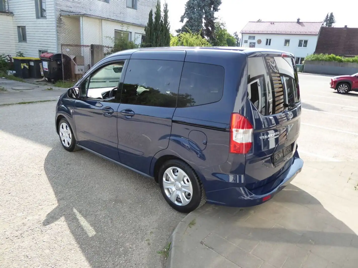 Ford Tourneo Courier 1,5 TDCi *MWST* Niebieski - 2