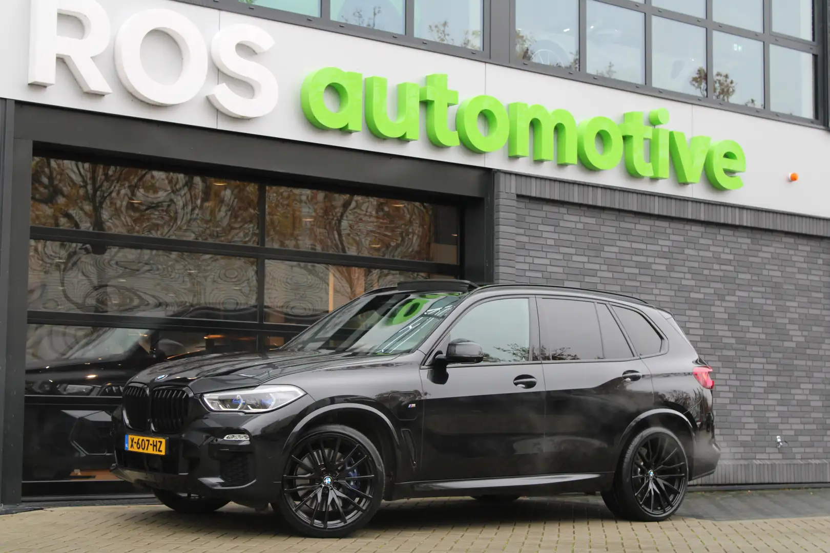 BMW X5 xDrive45e High Executive | BTW | LASER | PANO/SKYL Zwart - 1