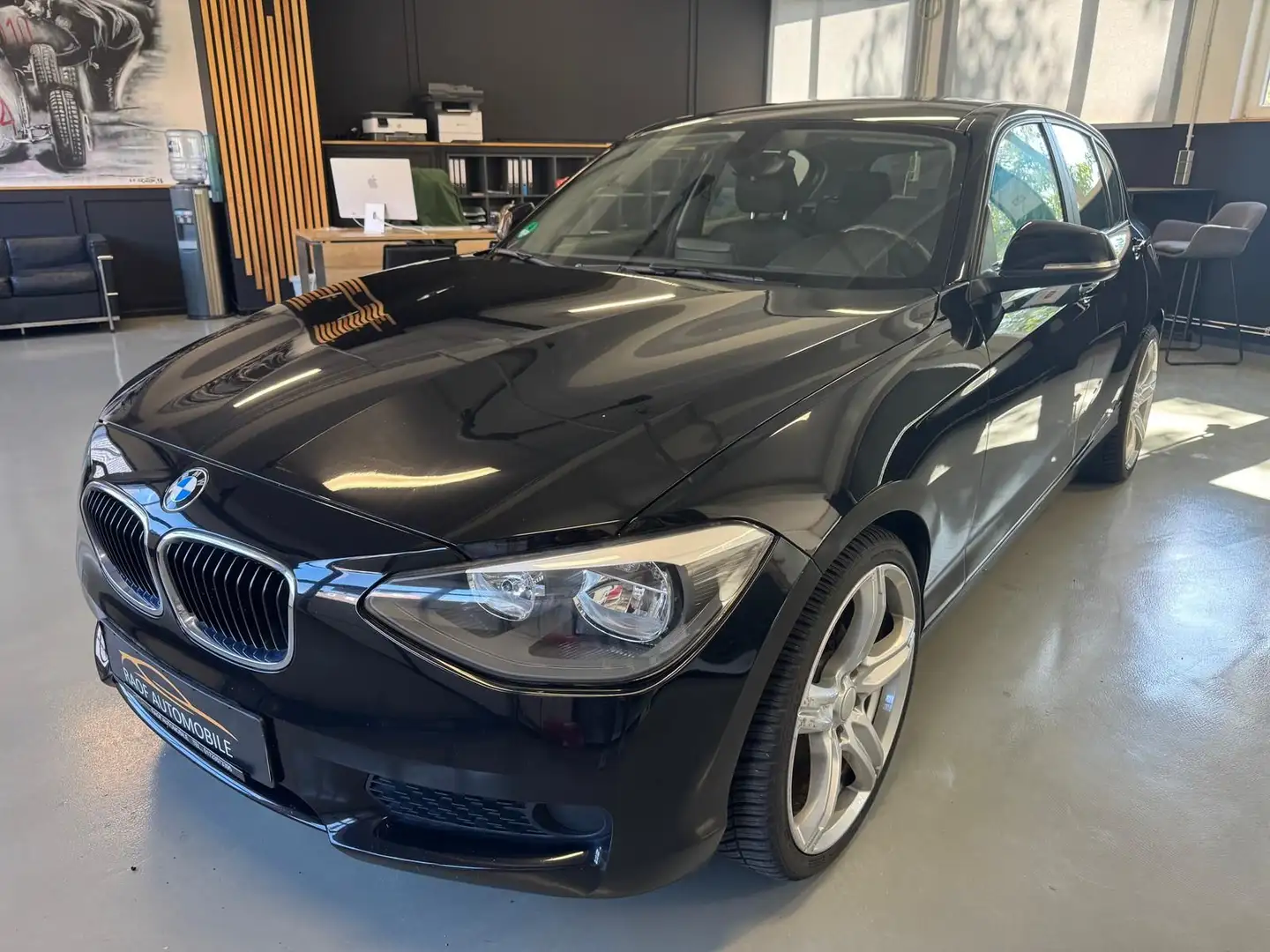 BMW 116 2.0 16V Turbodiesel 2HAND TÜV NEU KLIMA SHZ Noir - 1
