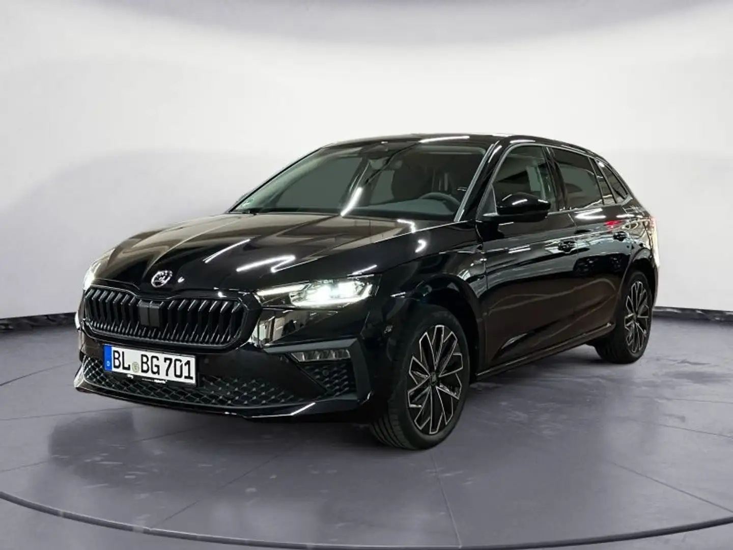 Skoda Scala Tour 1,0 TSI 7-Gang-DSG Schwarz - 1