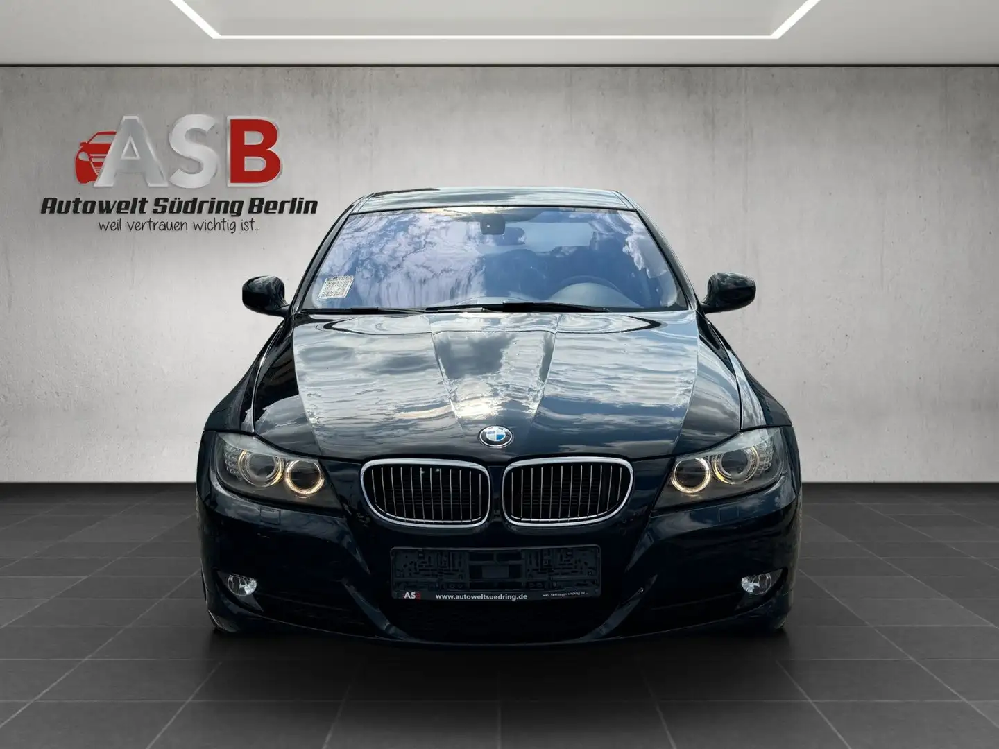 BMW 325 i xDrive Limousine Automatik*XENON*Navi Prof. Schwarz - 2