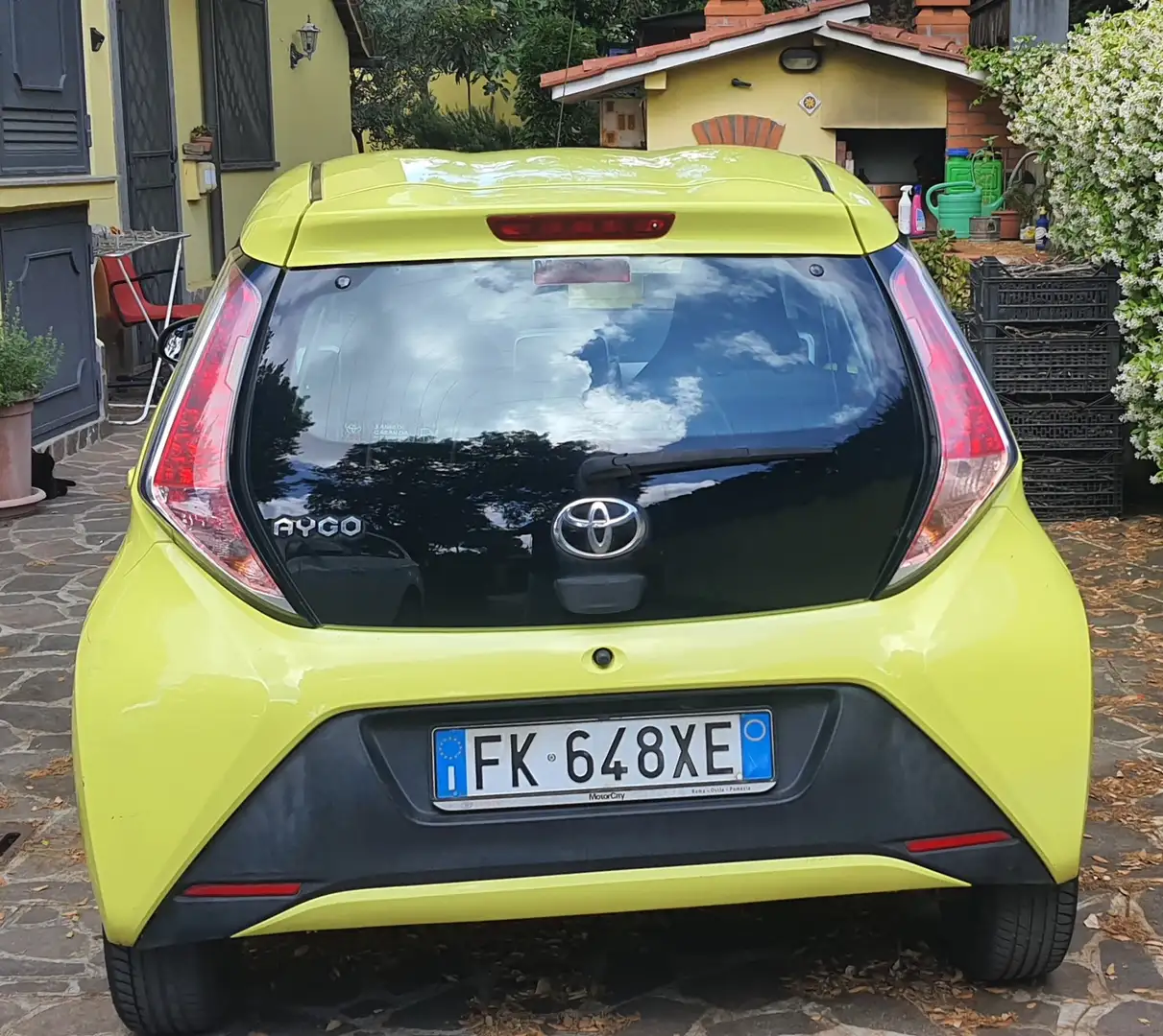 Toyota Aygo Aygo II 20145p 1.0 x-cite my15 Gelb - 2