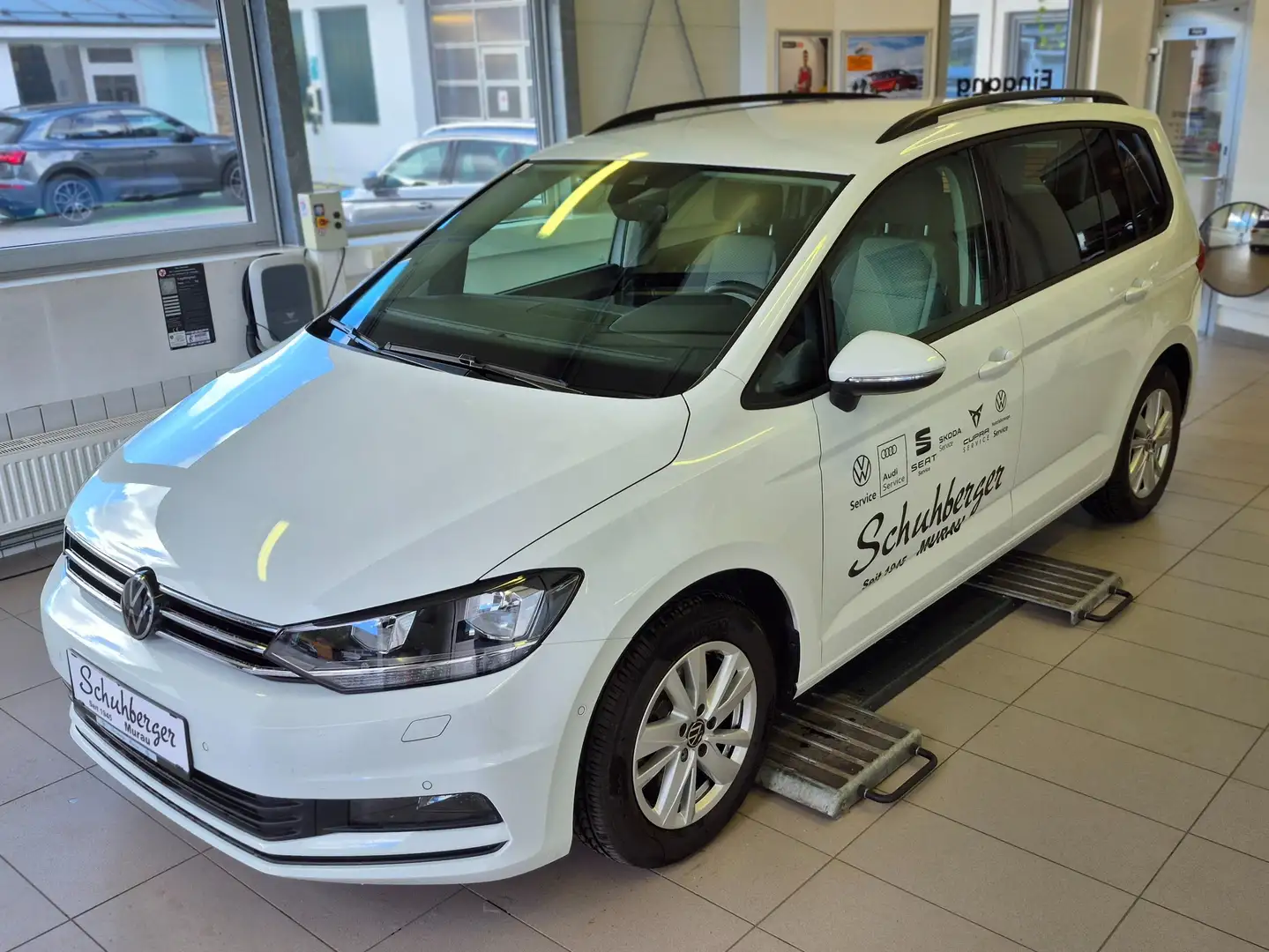 Volkswagen Touran Life TSI Weiß - 1